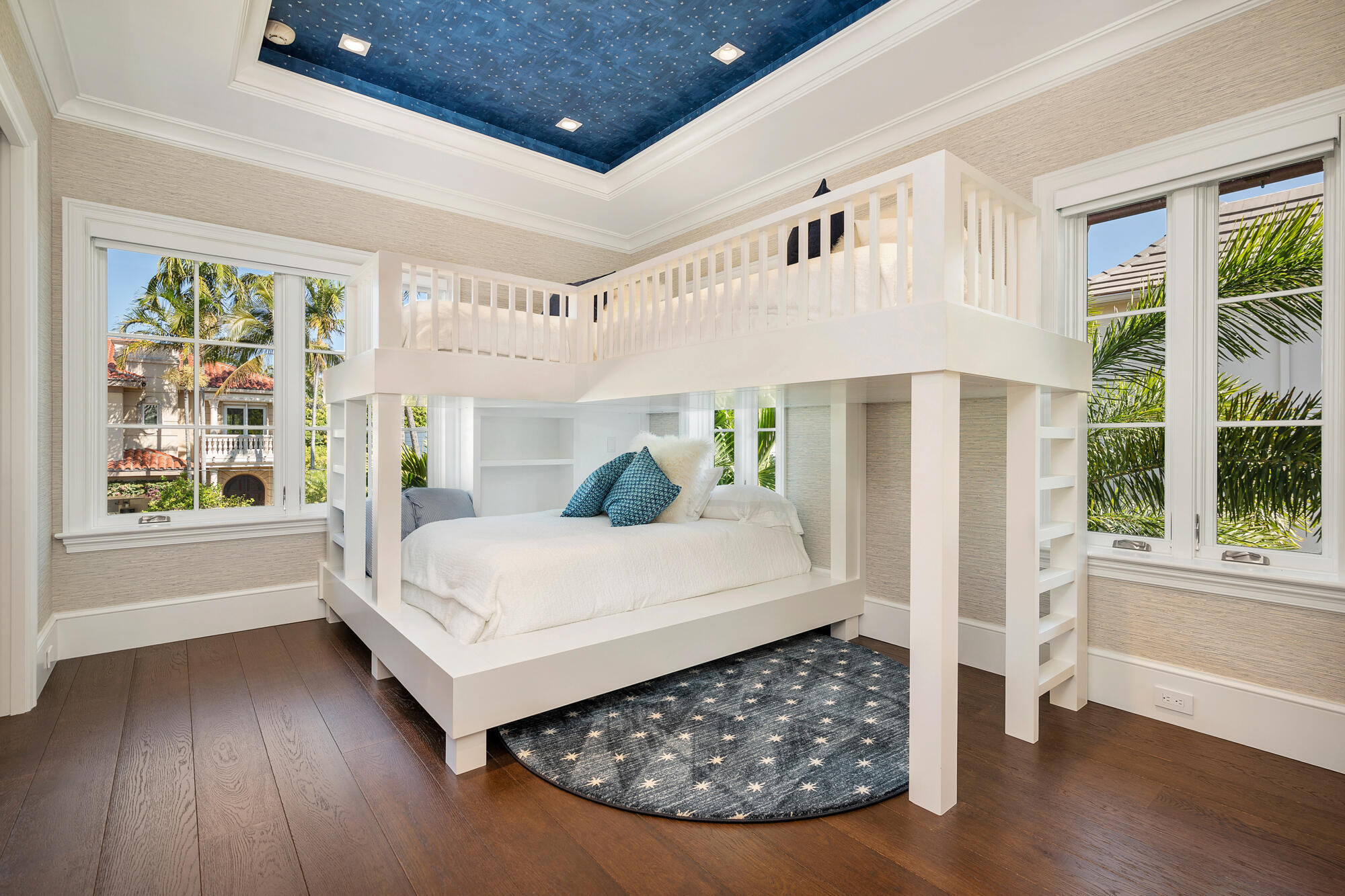 218 Everglade Avenue