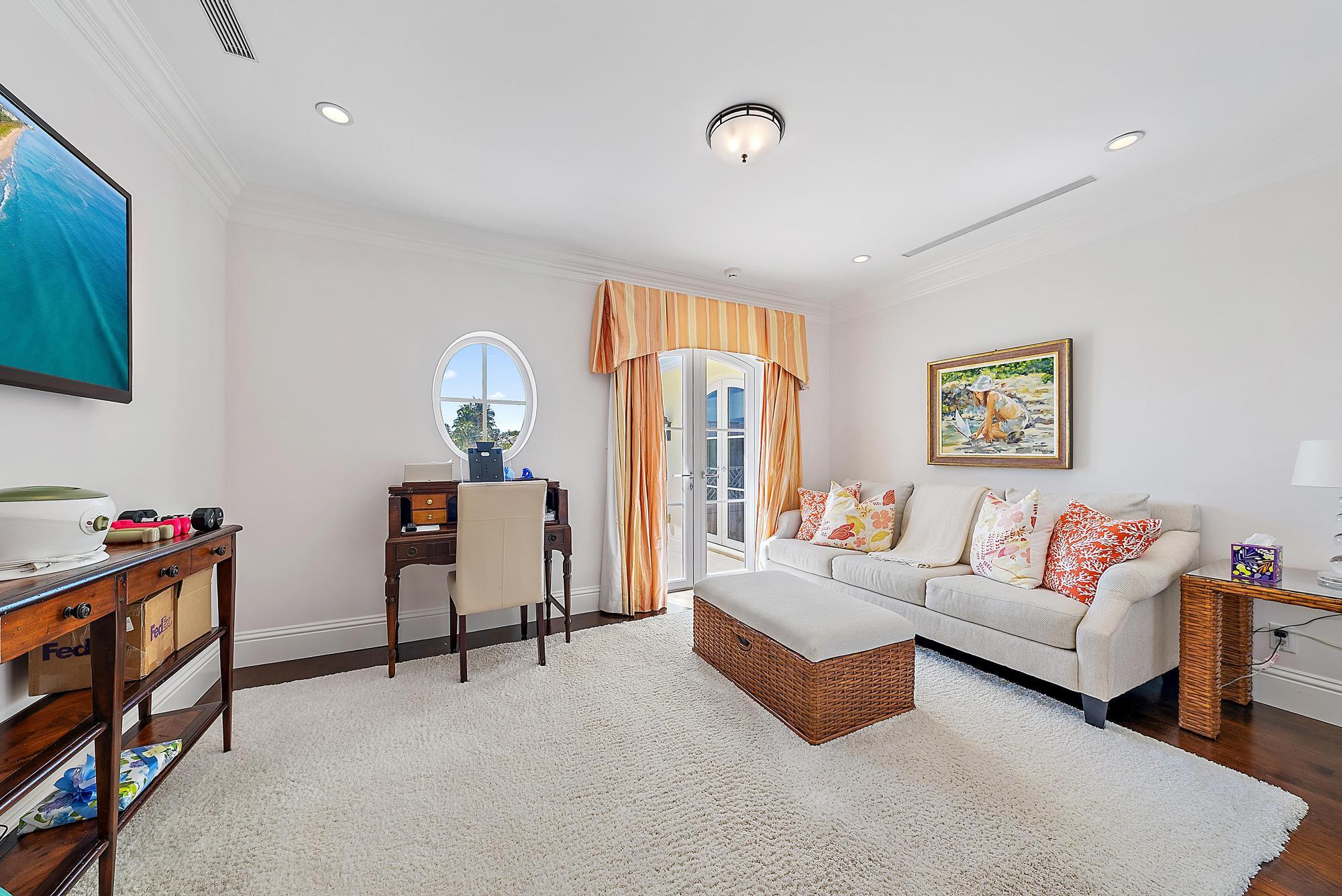 210 Emerald Lane