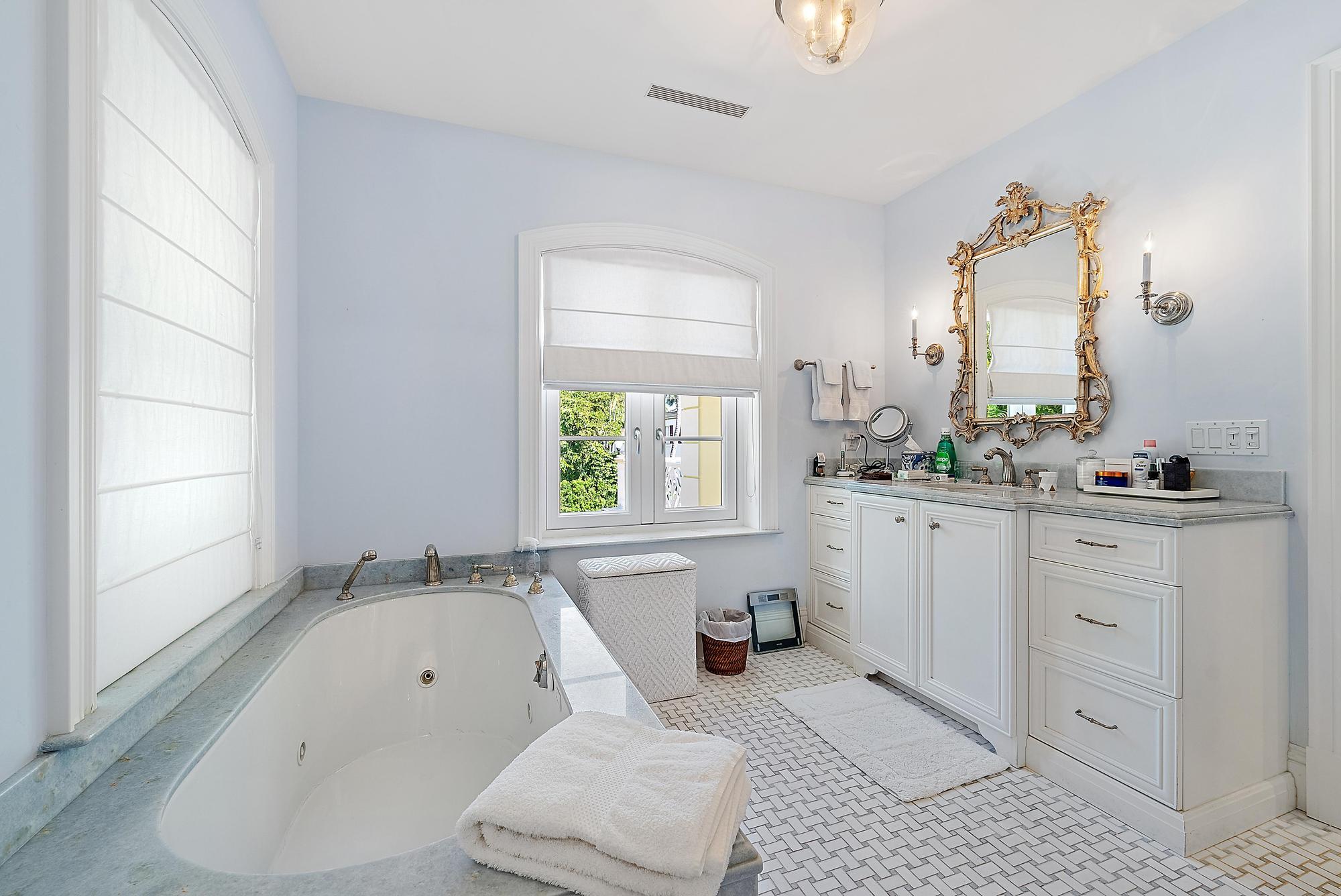 210 Emerald Lane