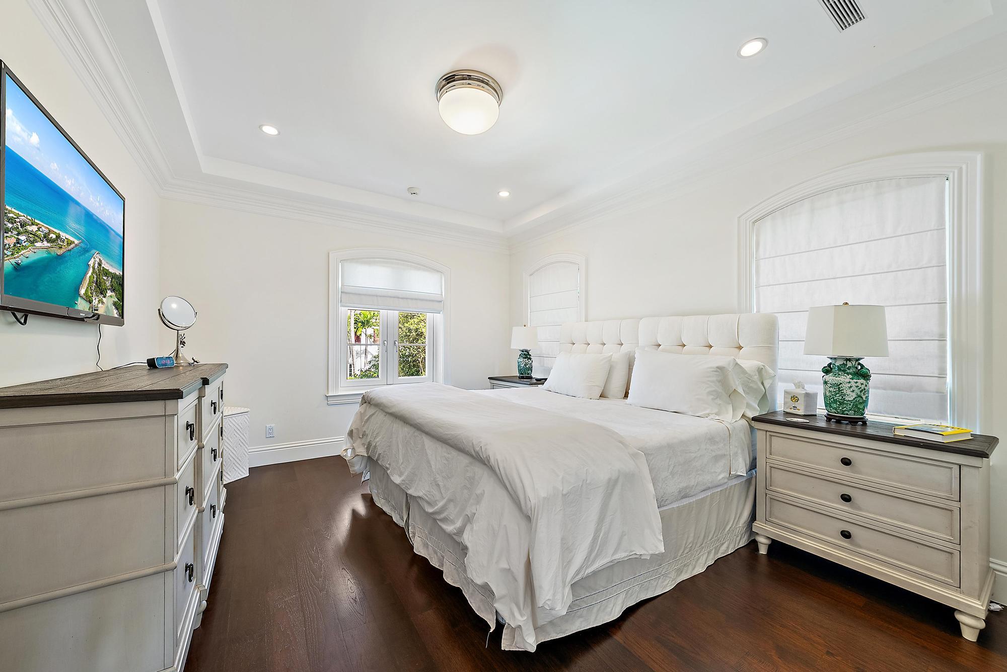 210 Emerald Lane
