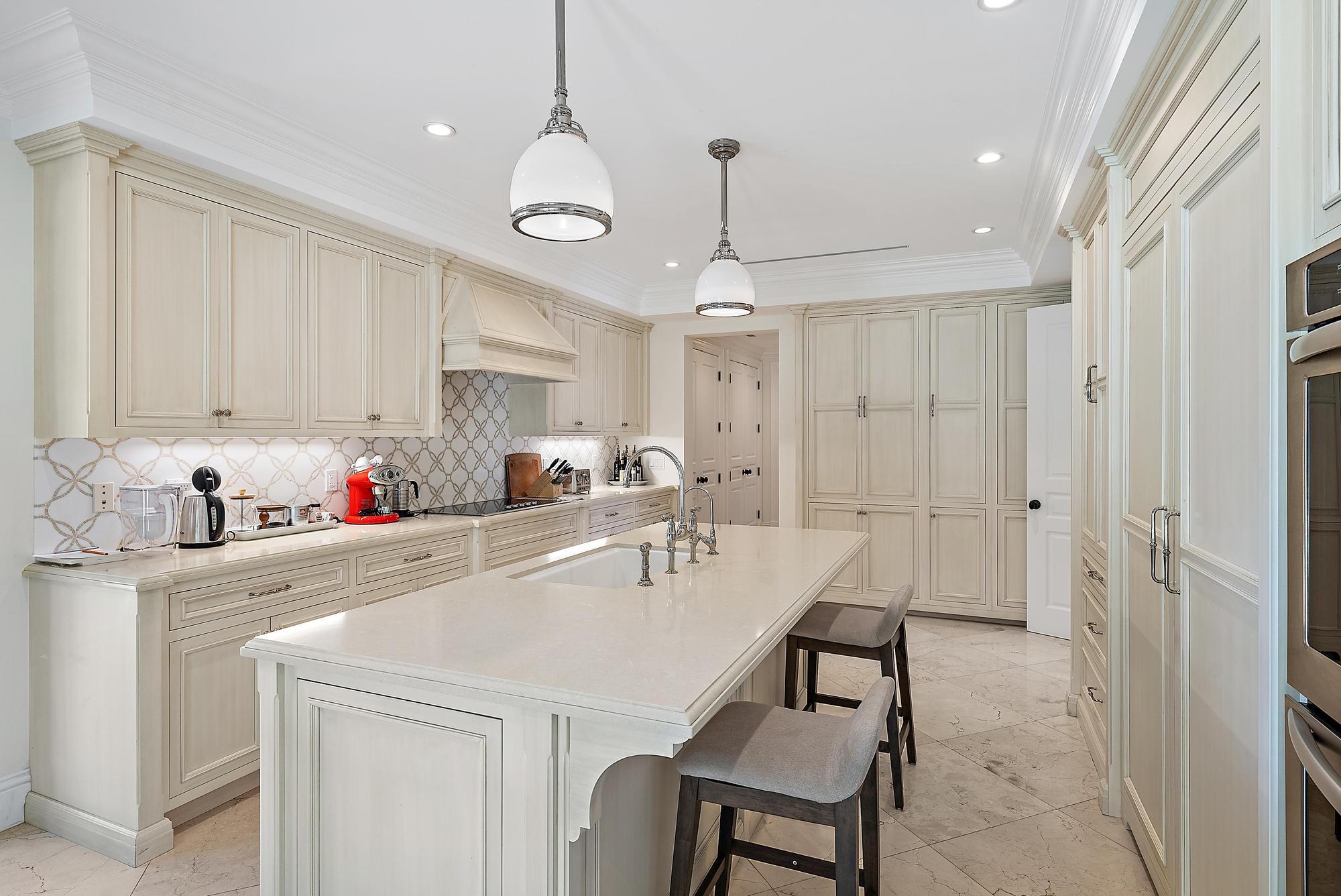 210 Emerald Lane