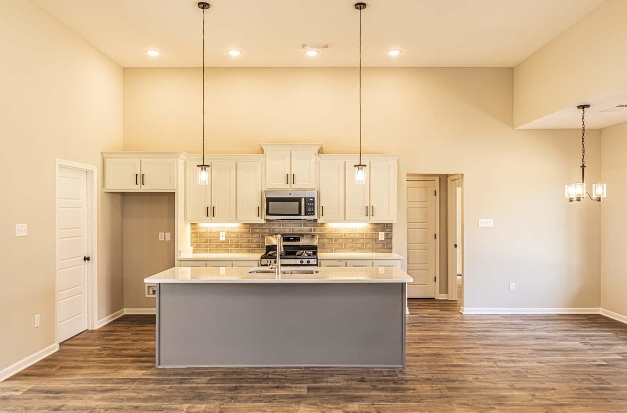 210 OAKLAND RIDGE CV