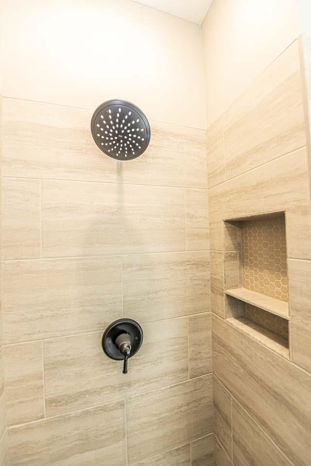 210 OAKLAND RIDGE CV