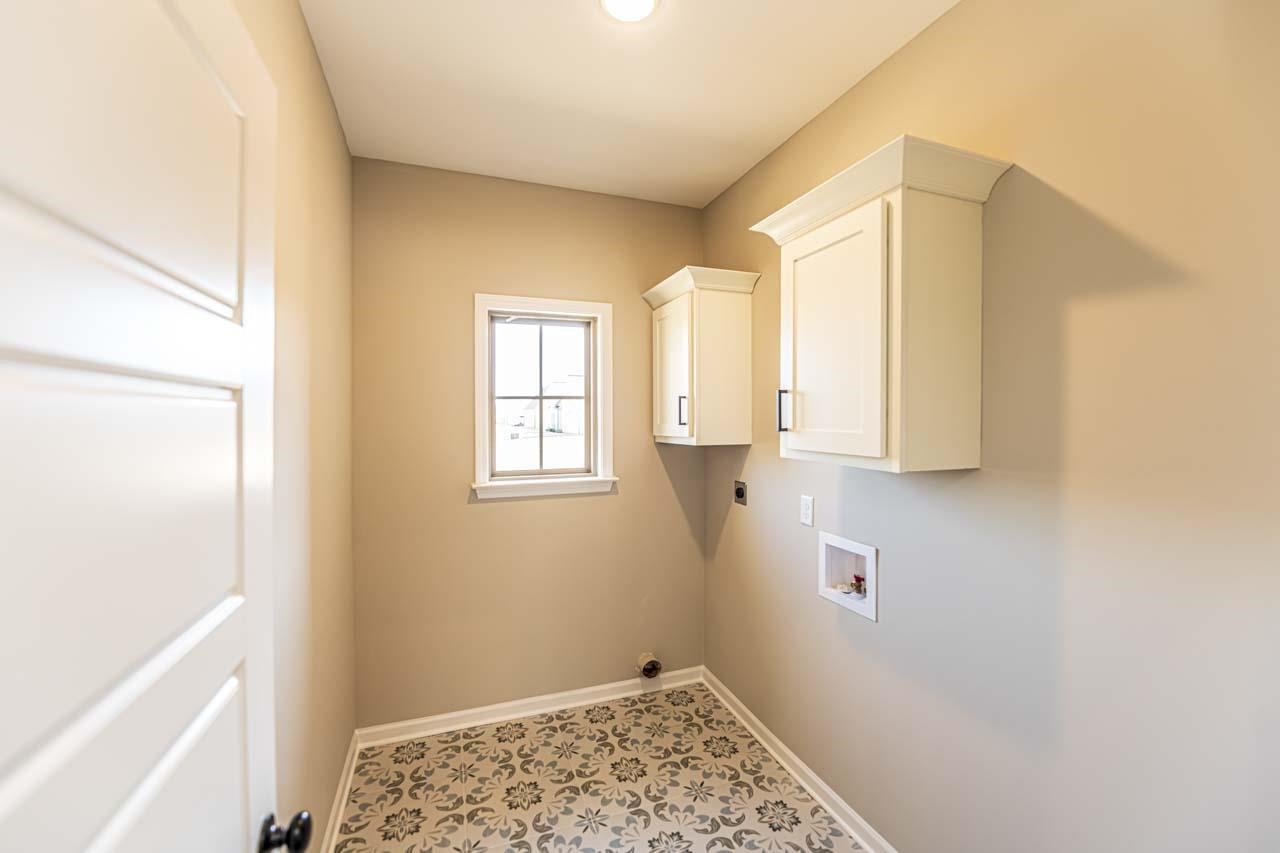 210 OAKLAND RIDGE CV