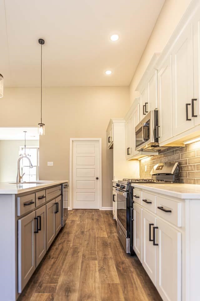 210 OAKLAND RIDGE CV