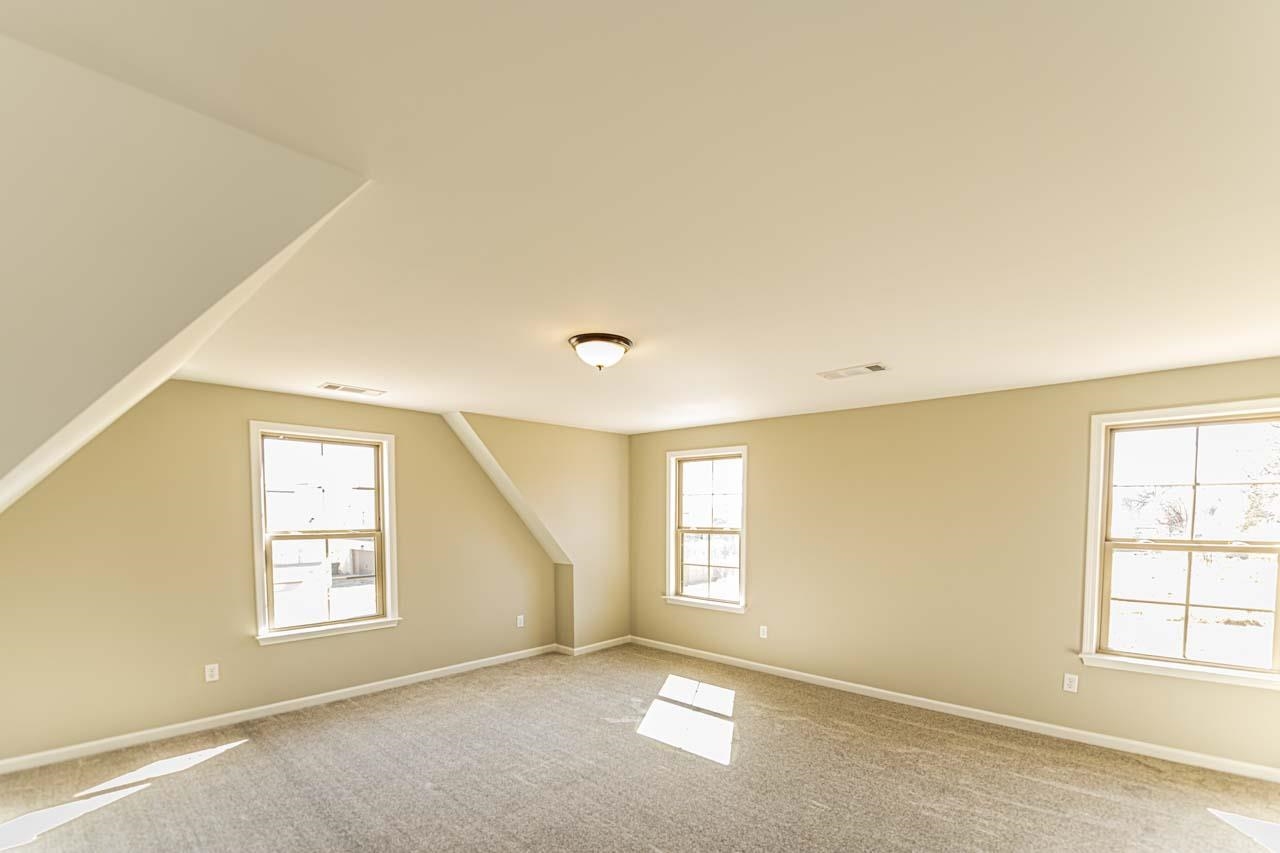 210 OAKLAND RIDGE CV