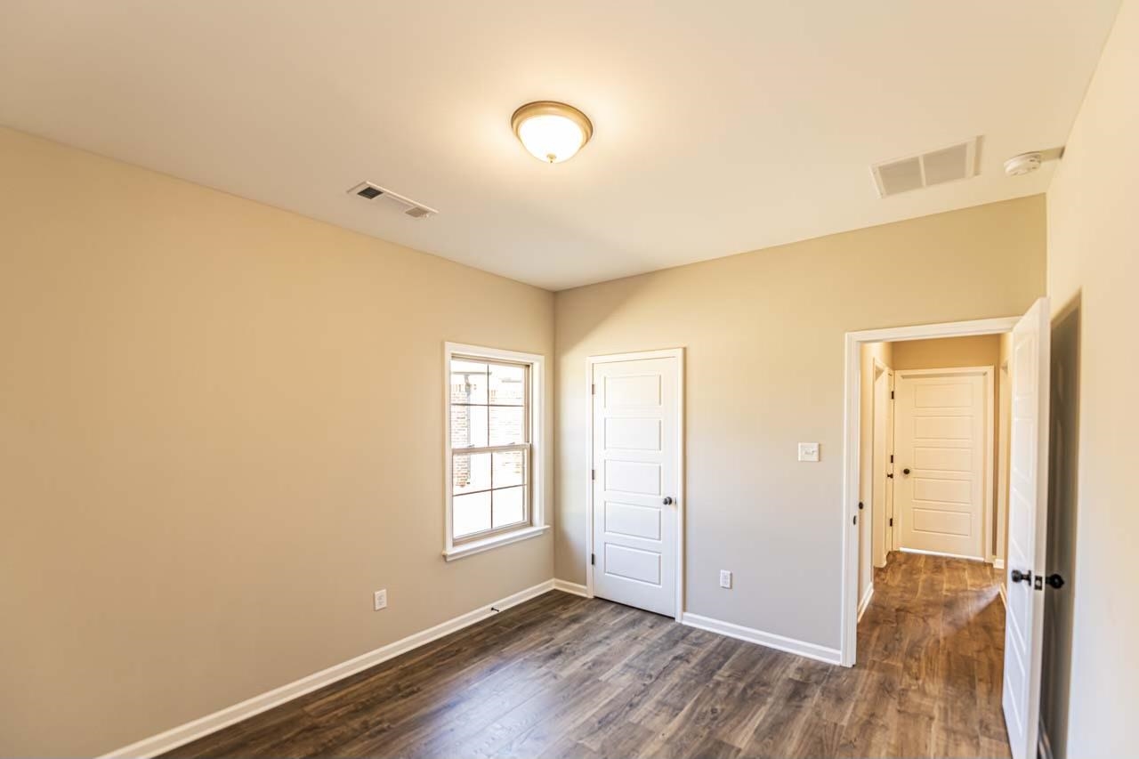 210 OAKLAND RIDGE CV