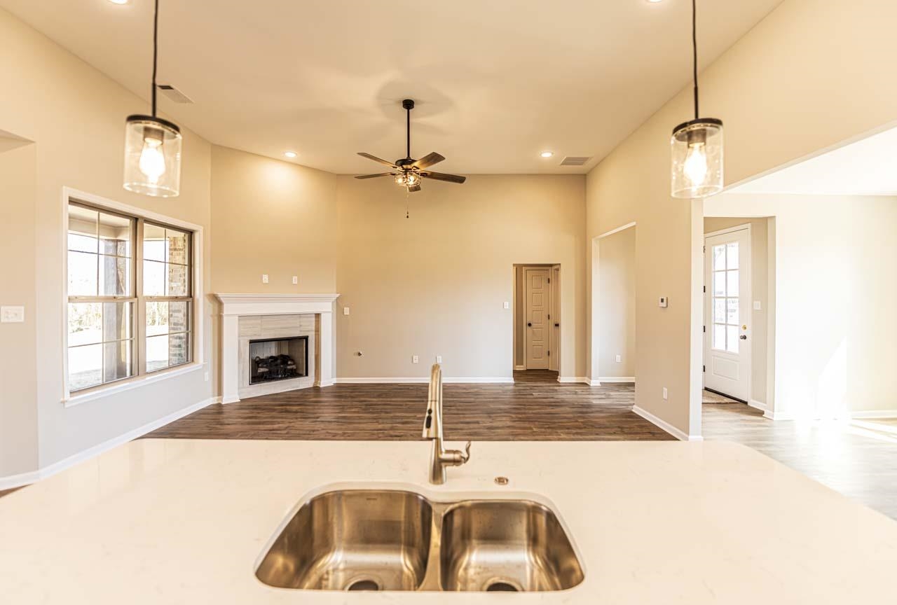 210 OAKLAND RIDGE CV