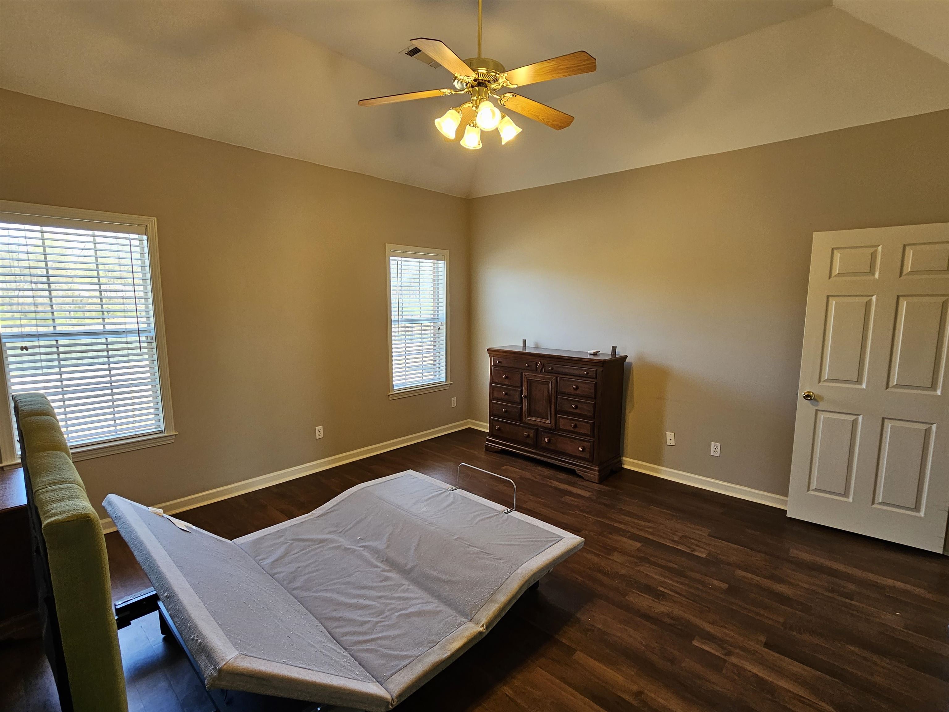 344 FOUNTAIN LAKE DR