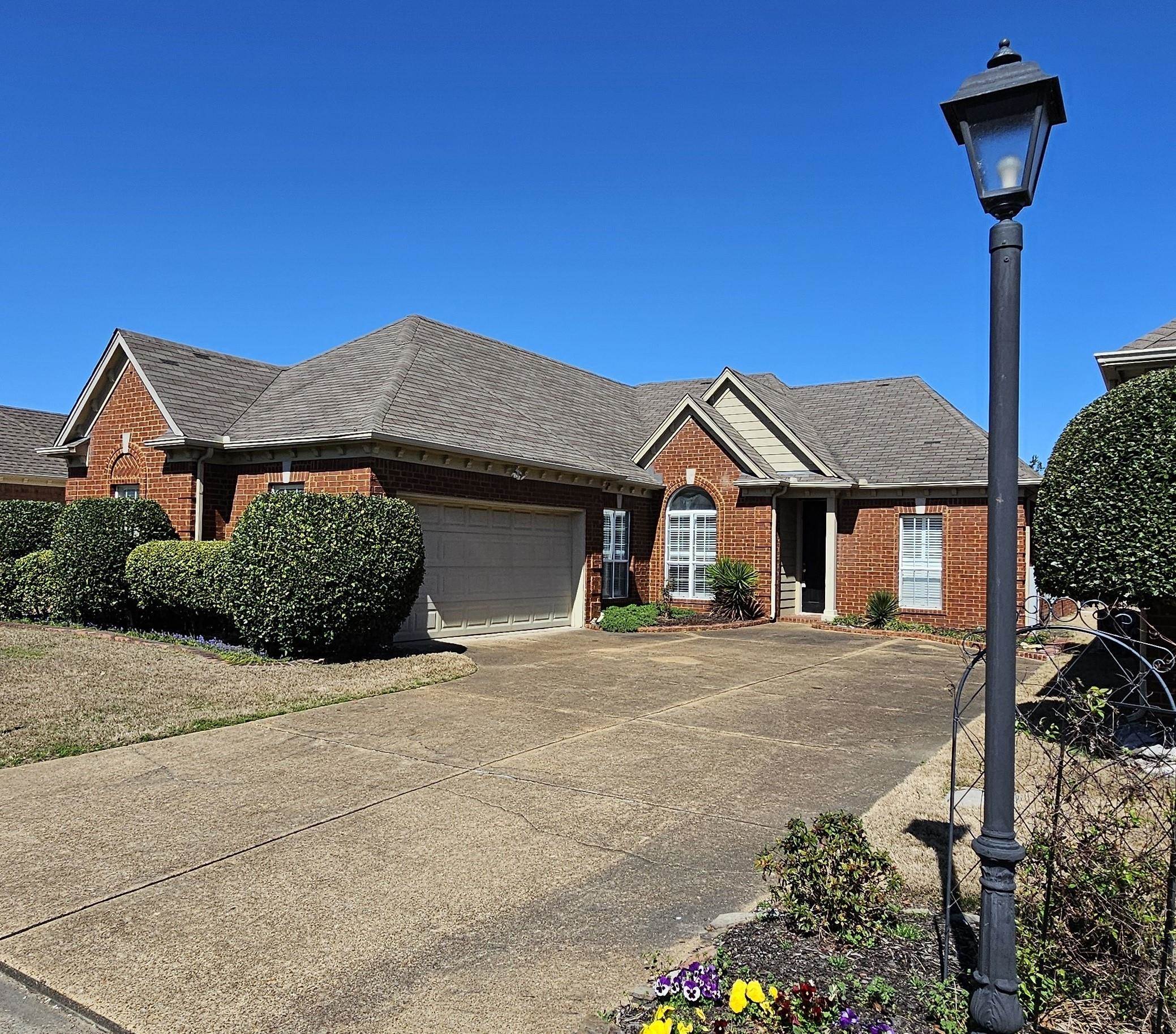 344 FOUNTAIN LAKE DR