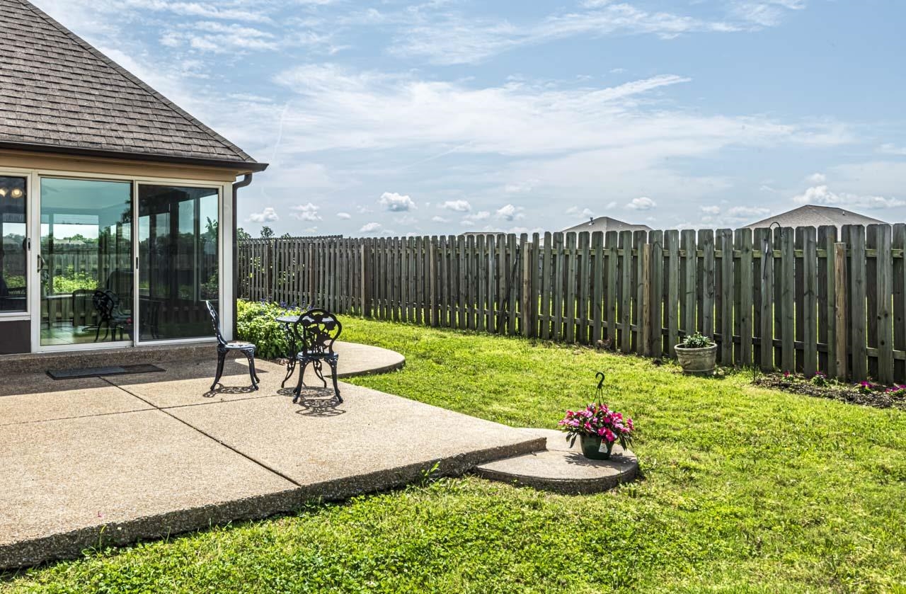 65 CAITLYN GENEVA CV