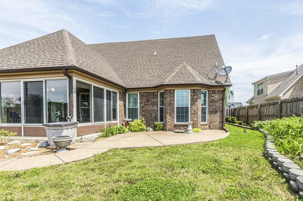 65 CAITLYN GENEVA CV