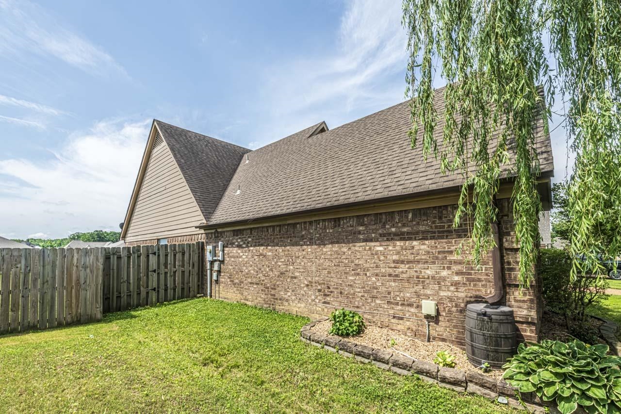 65 CAITLYN GENEVA CV