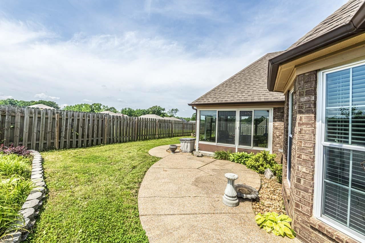 65 CAITLYN GENEVA CV