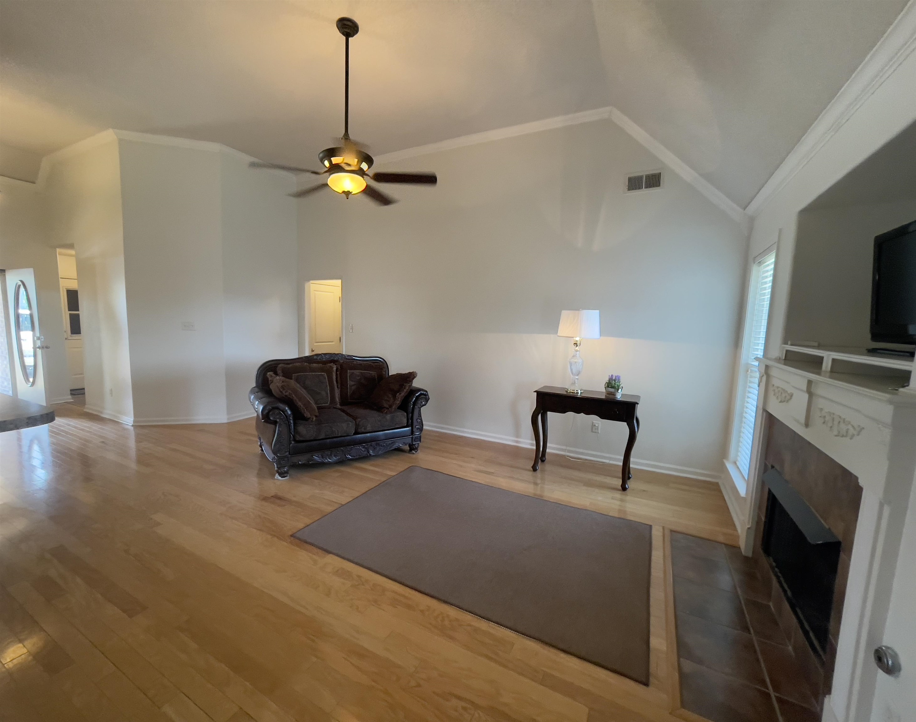 65 CAITLYN GENEVA CV