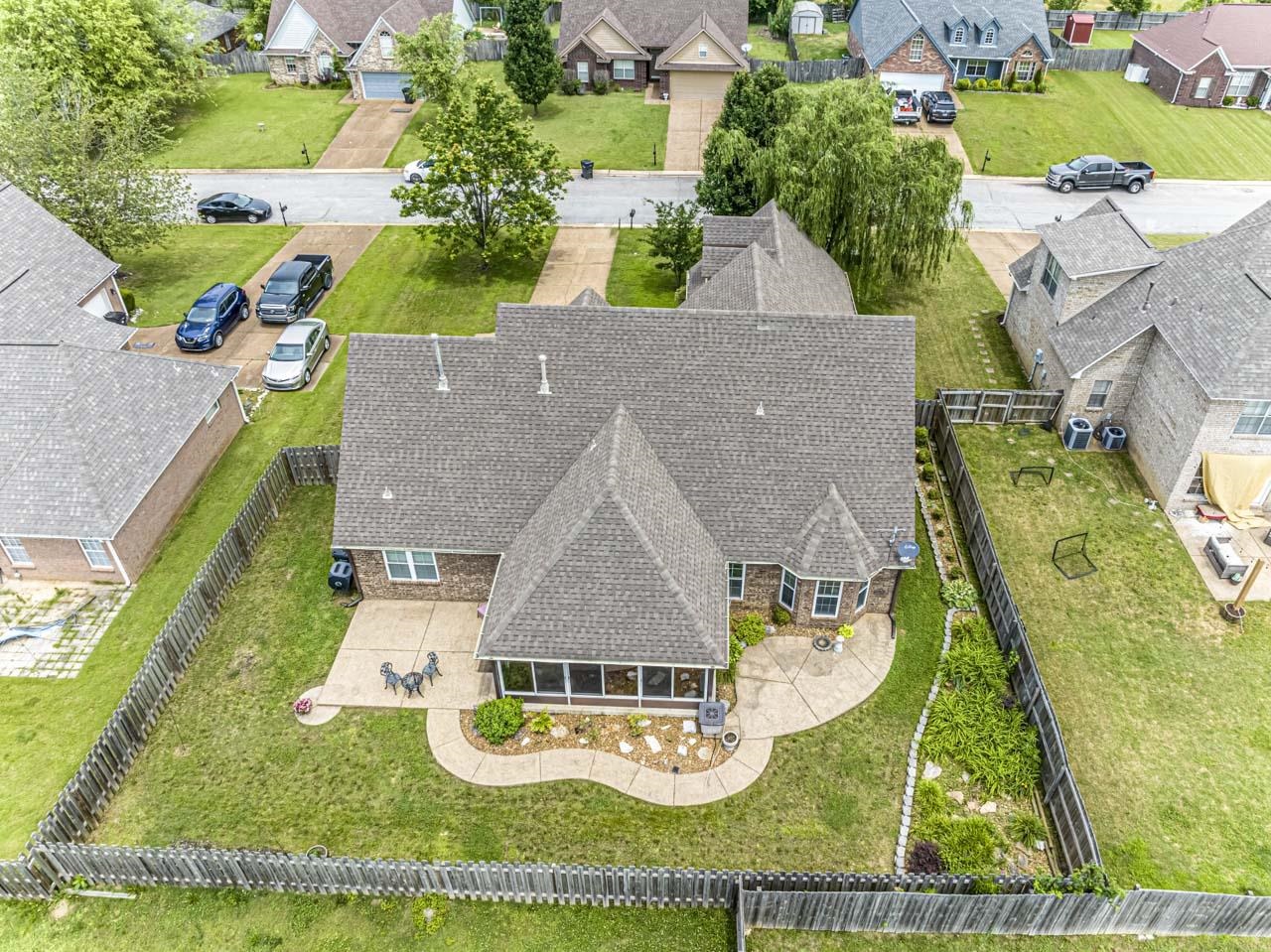 65 CAITLYN GENEVA CV