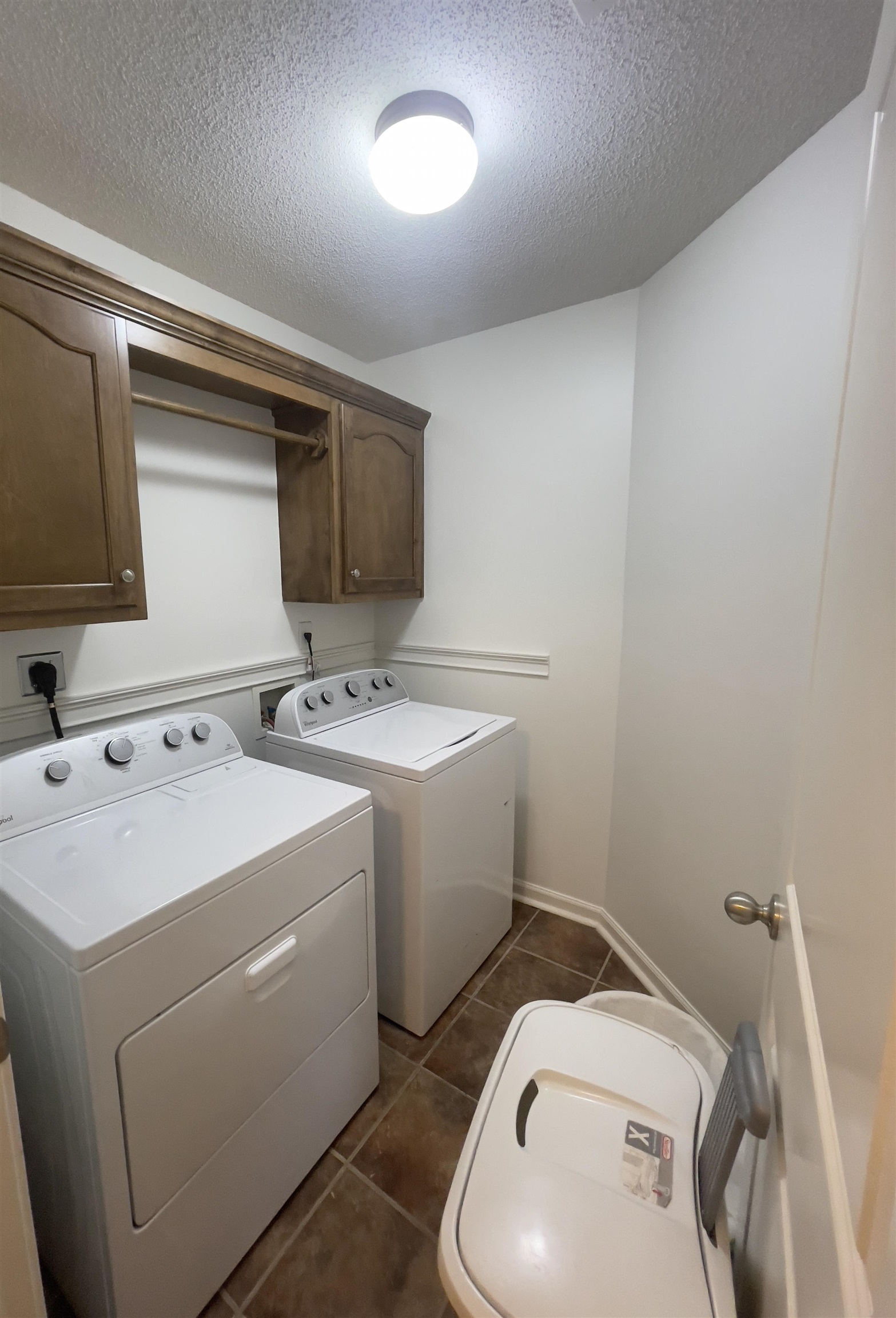 65 CAITLYN GENEVA CV