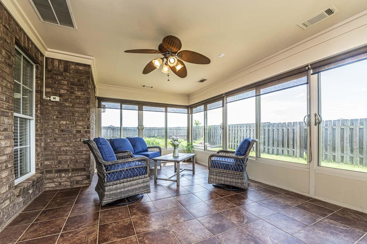 65 CAITLYN GENEVA CV