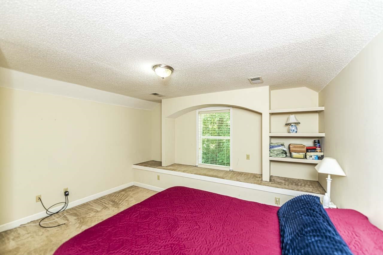1045 FEATHERS CHAPEL RD