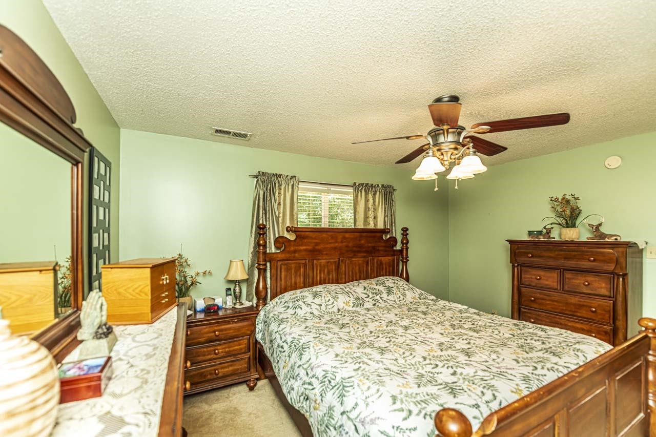 1045 FEATHERS CHAPEL RD