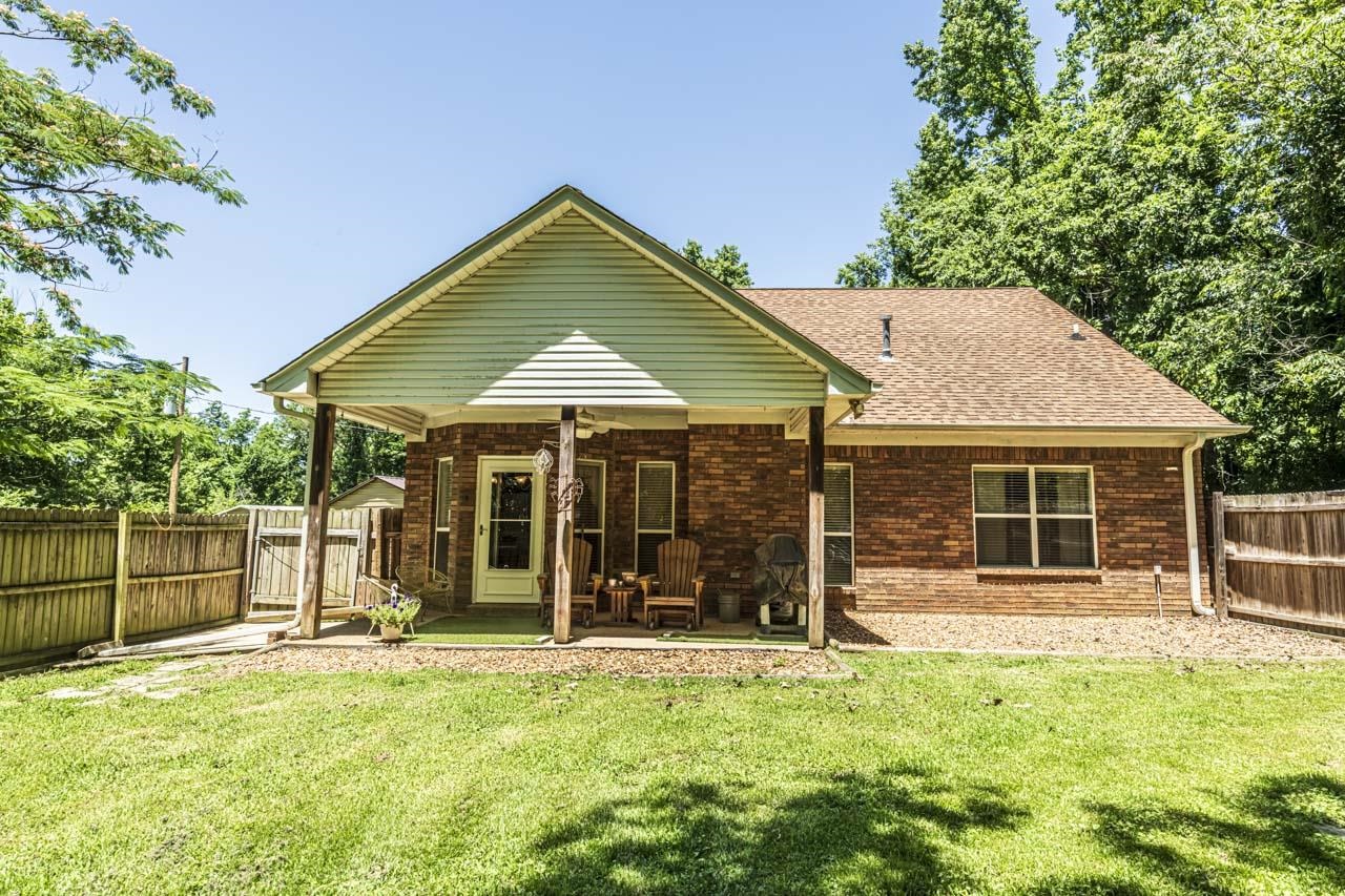 1045 FEATHERS CHAPEL RD