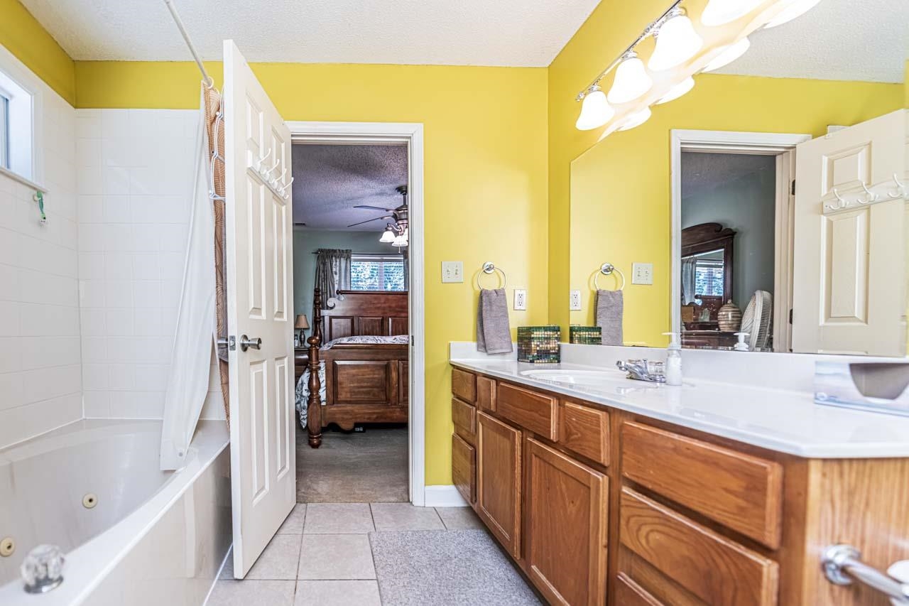 1045 FEATHERS CHAPEL RD