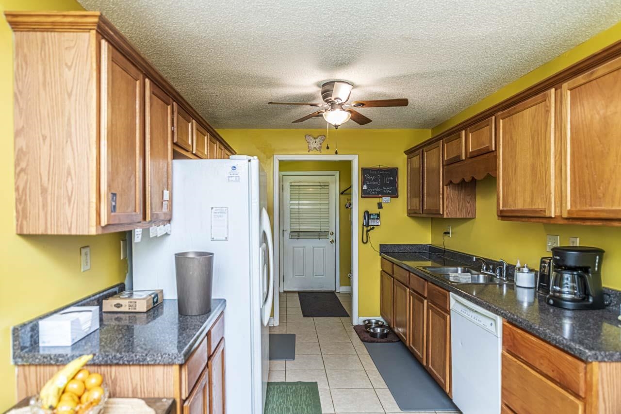 1045 FEATHERS CHAPEL RD