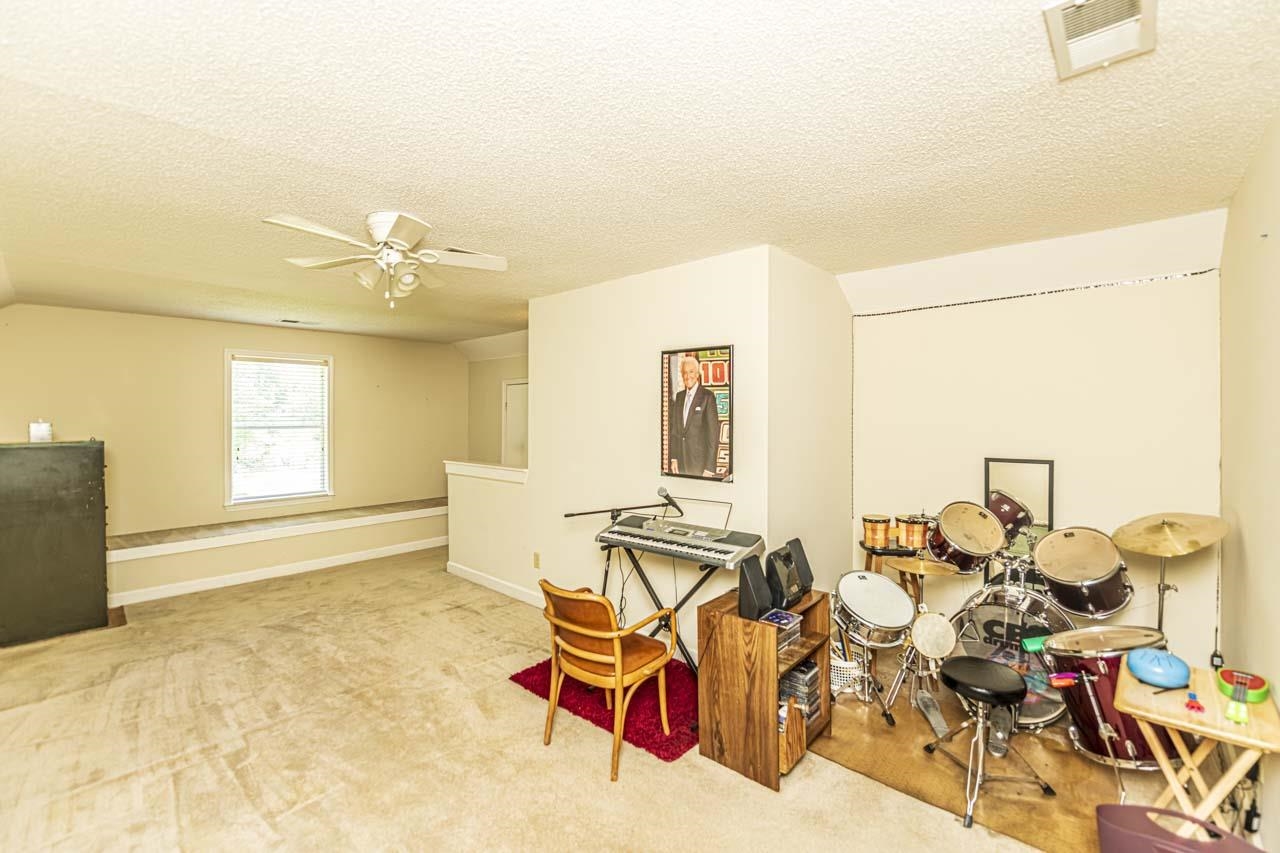 1045 FEATHERS CHAPEL RD