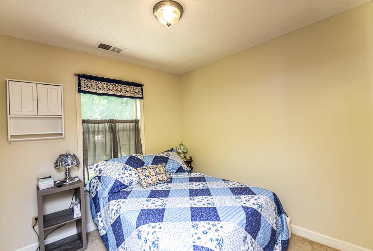 1045 FEATHERS CHAPEL RD