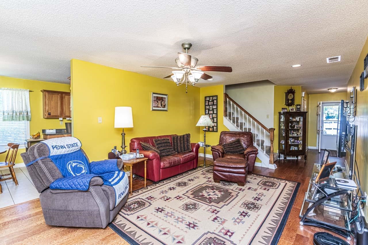 1045 FEATHERS CHAPEL RD