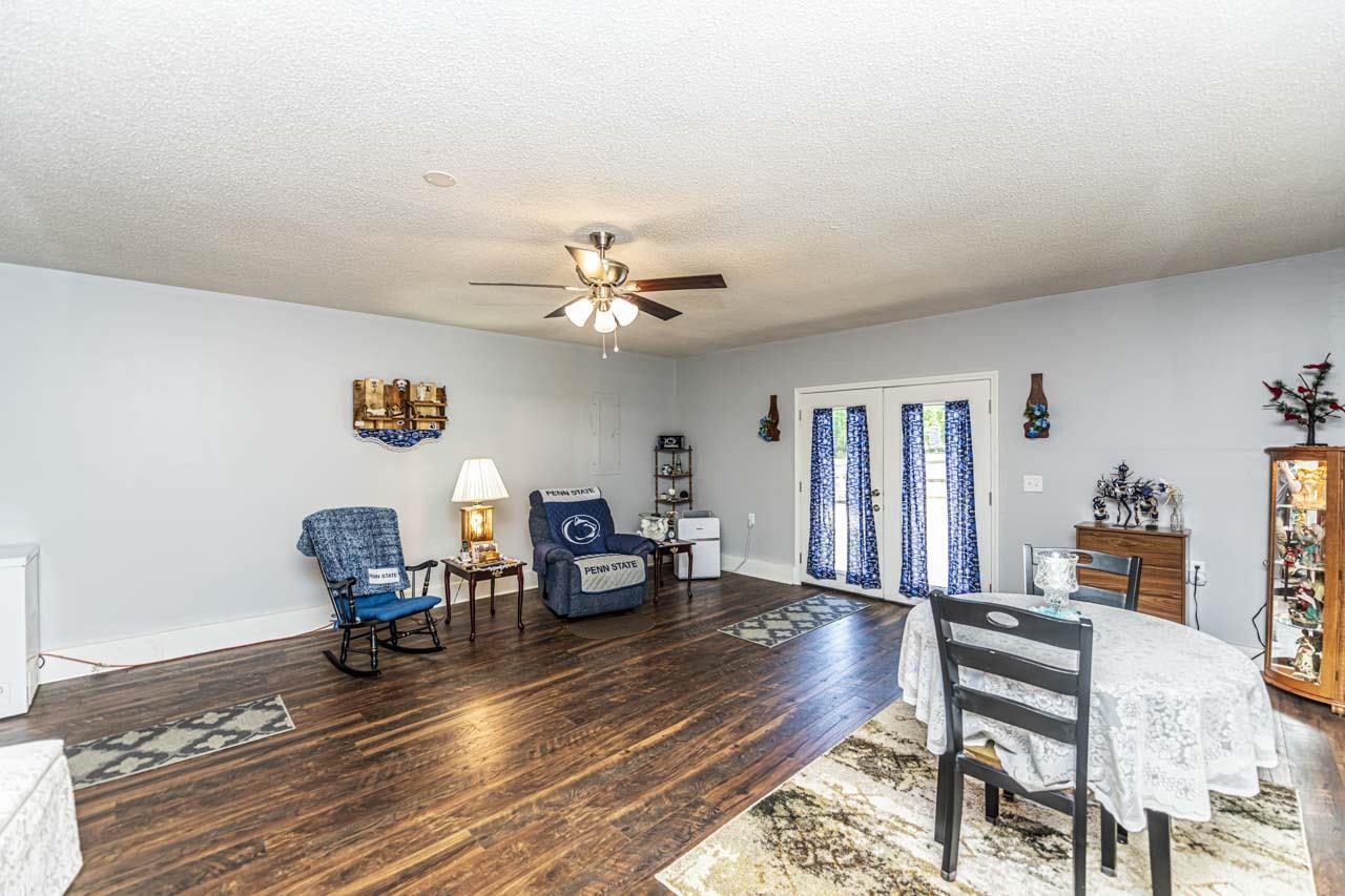 1045 FEATHERS CHAPEL RD