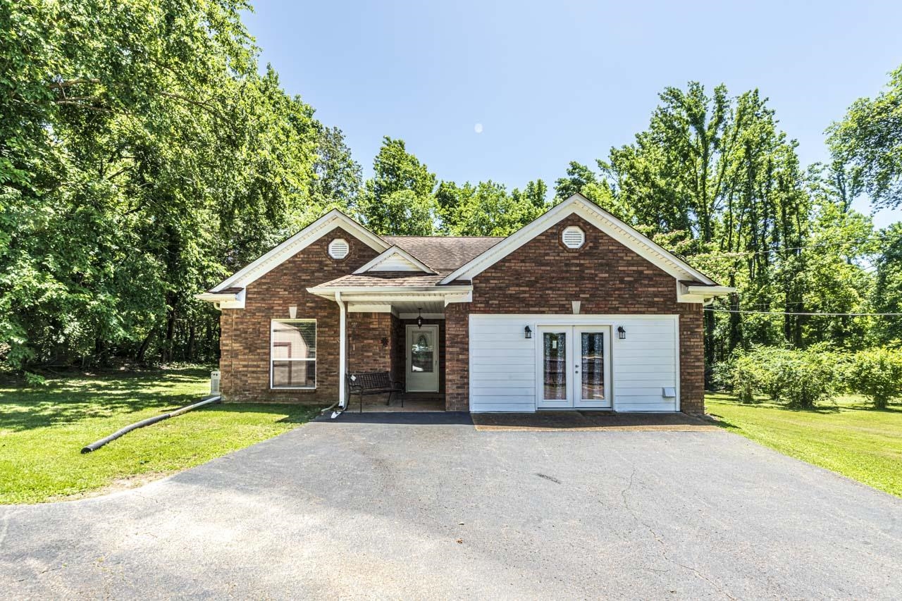 1045 FEATHERS CHAPEL RD