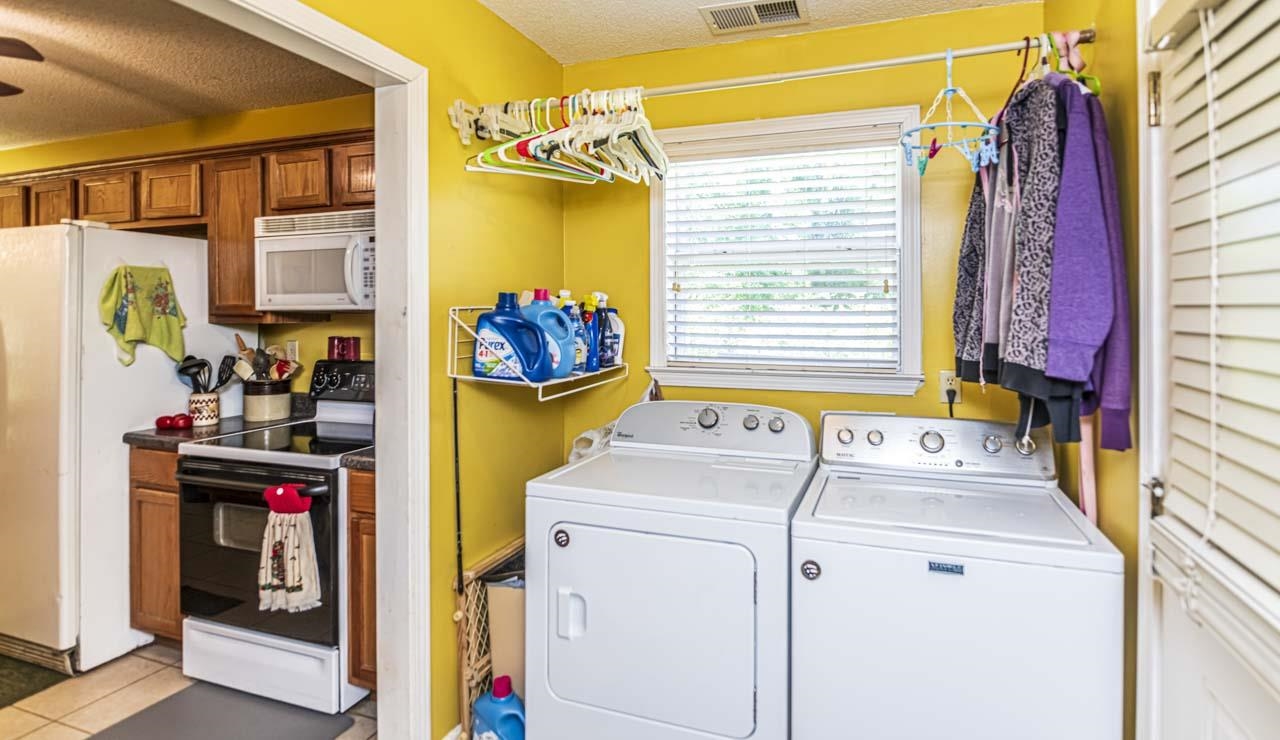 1045 FEATHERS CHAPEL RD