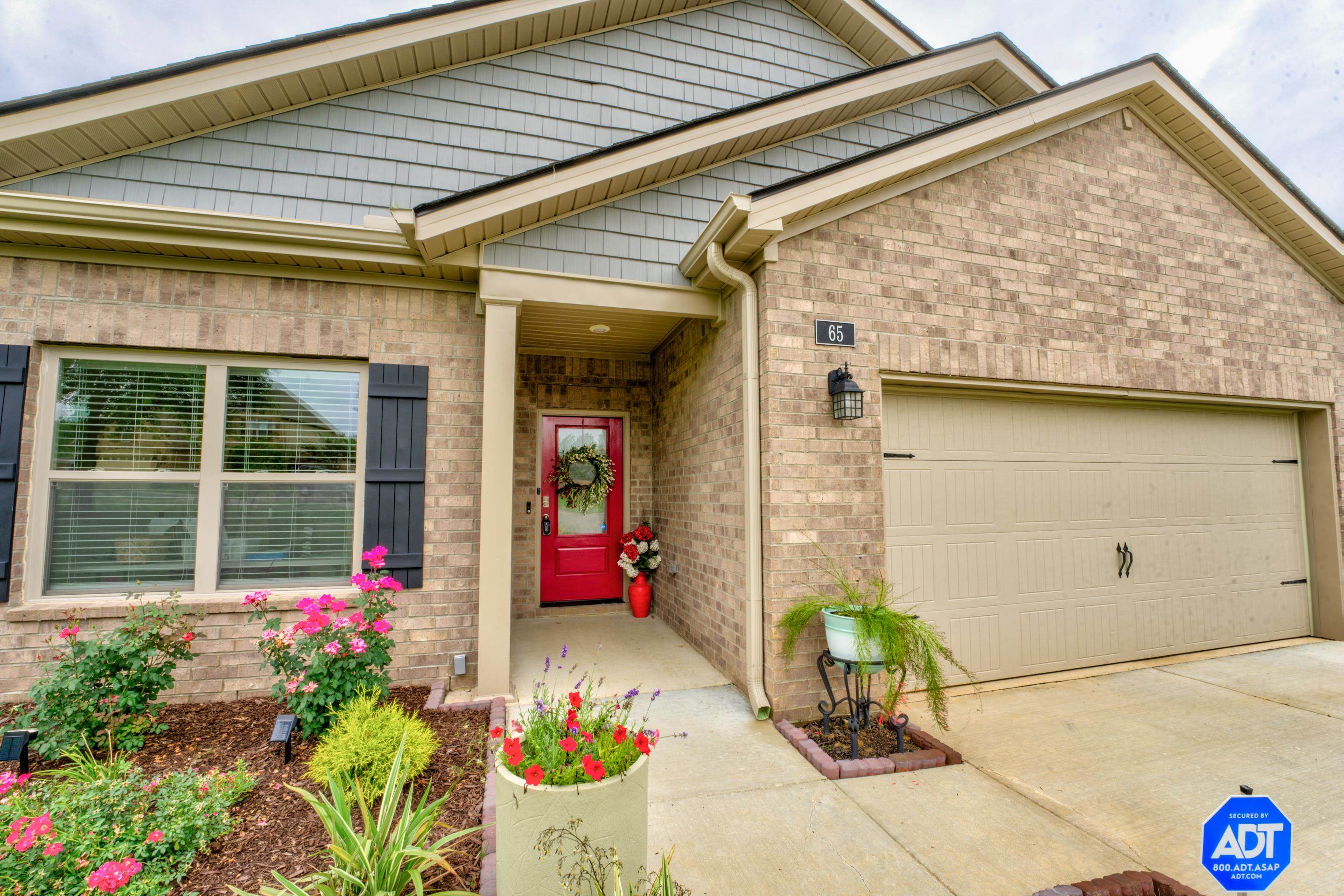 65 CHARLES CIR