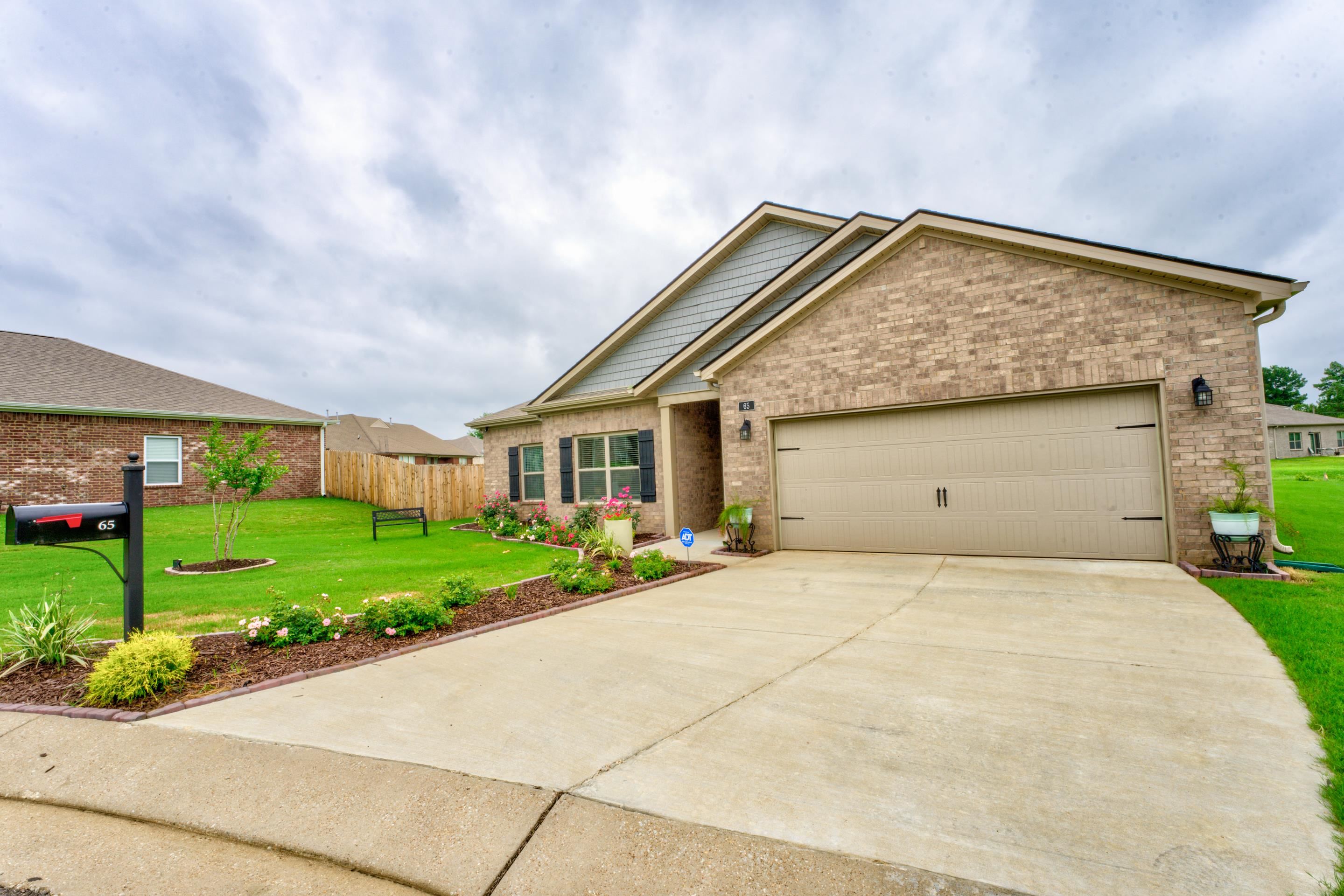 65 CHARLES CIR