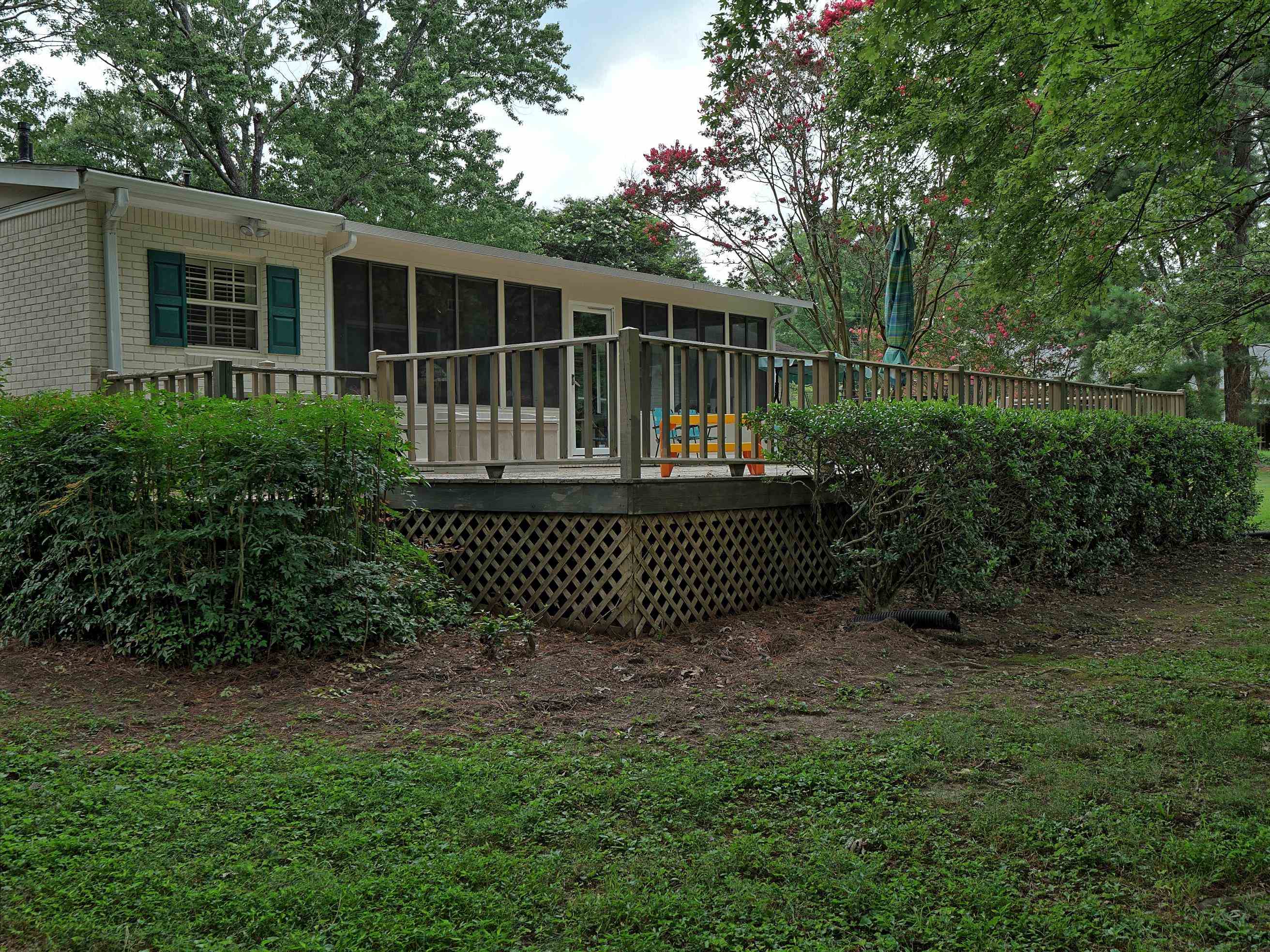 142 ROOKS DR