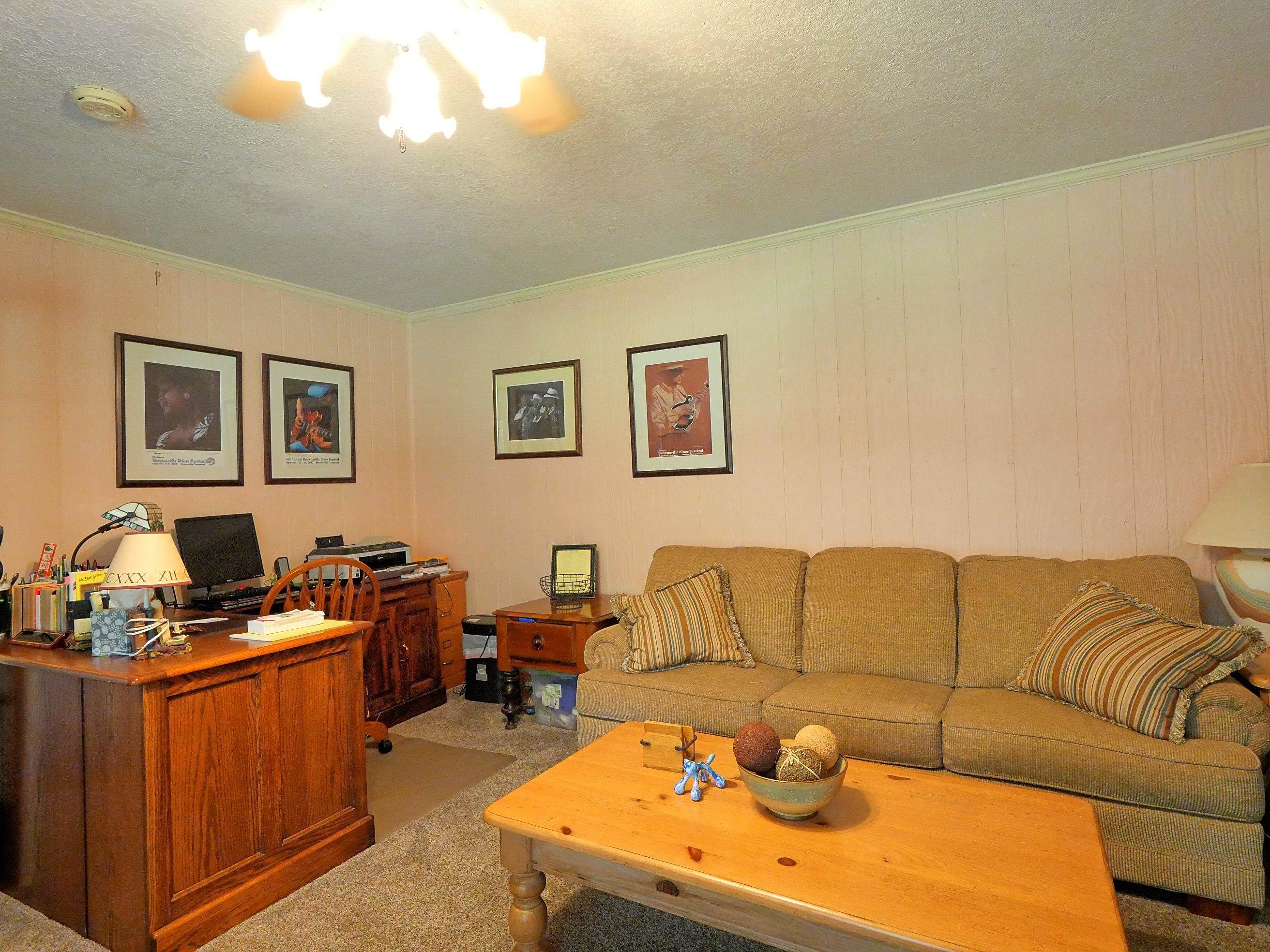 142 ROOKS DR