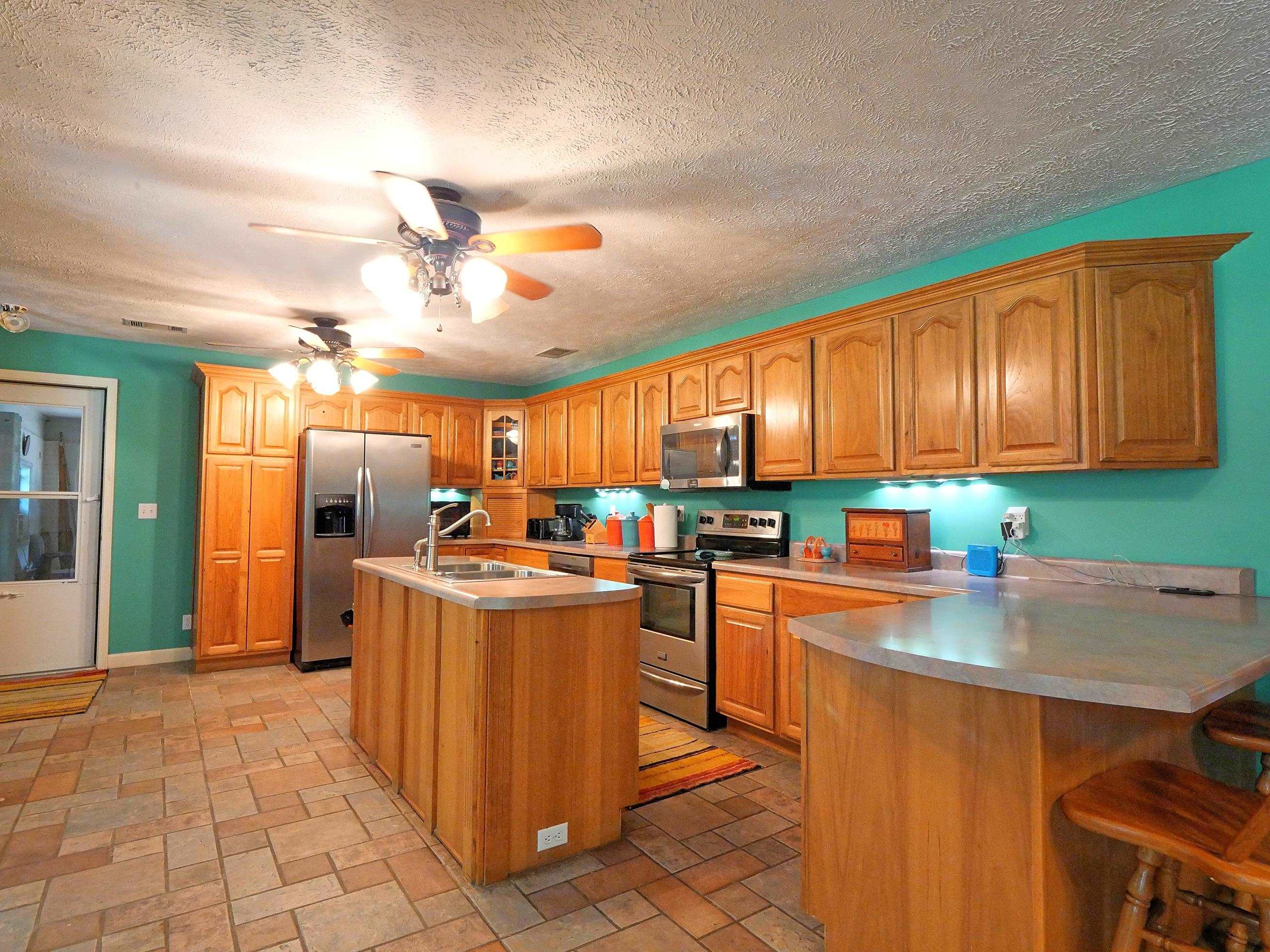 142 ROOKS DR