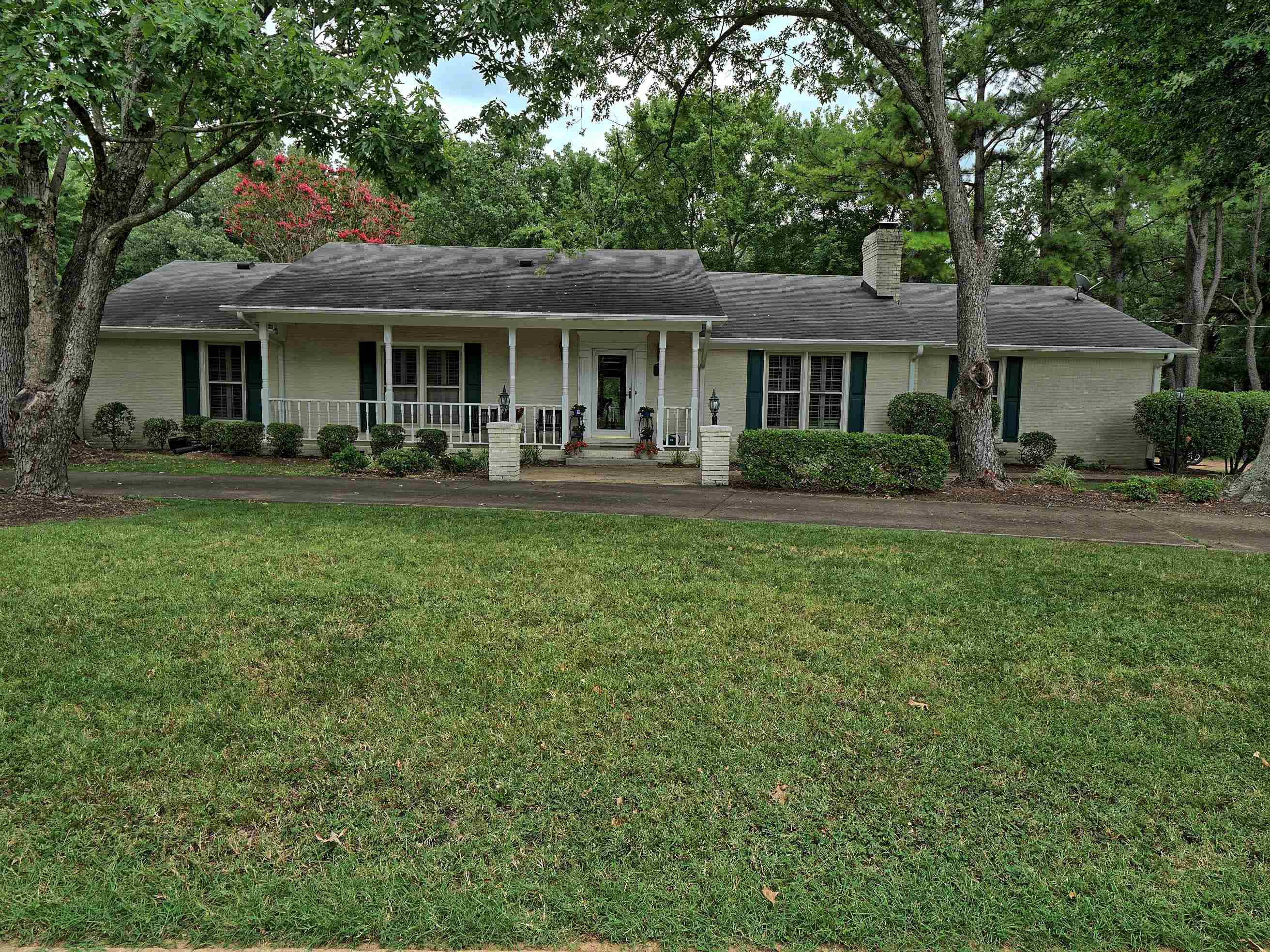 142 ROOKS DR
