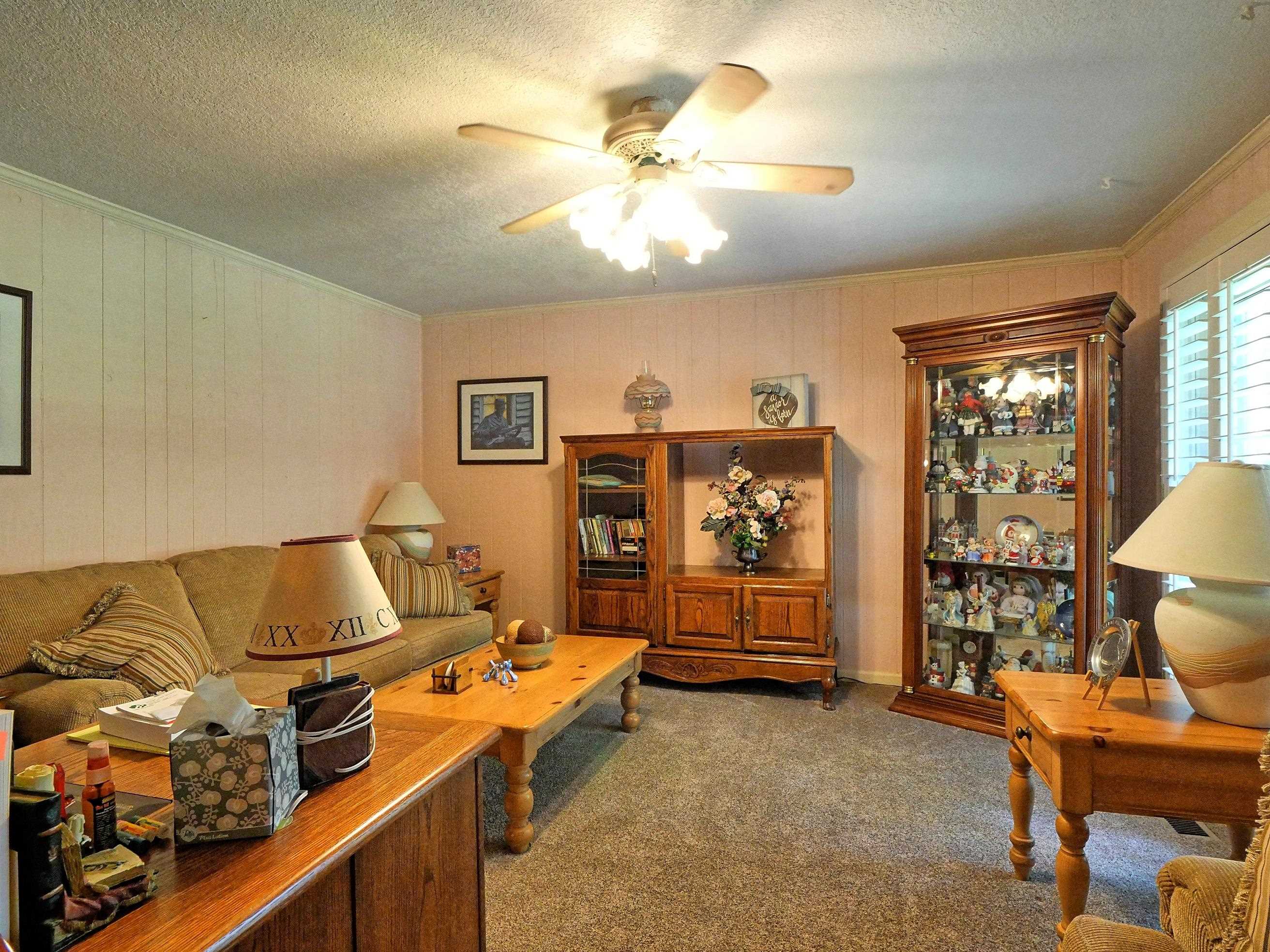 142 ROOKS DR