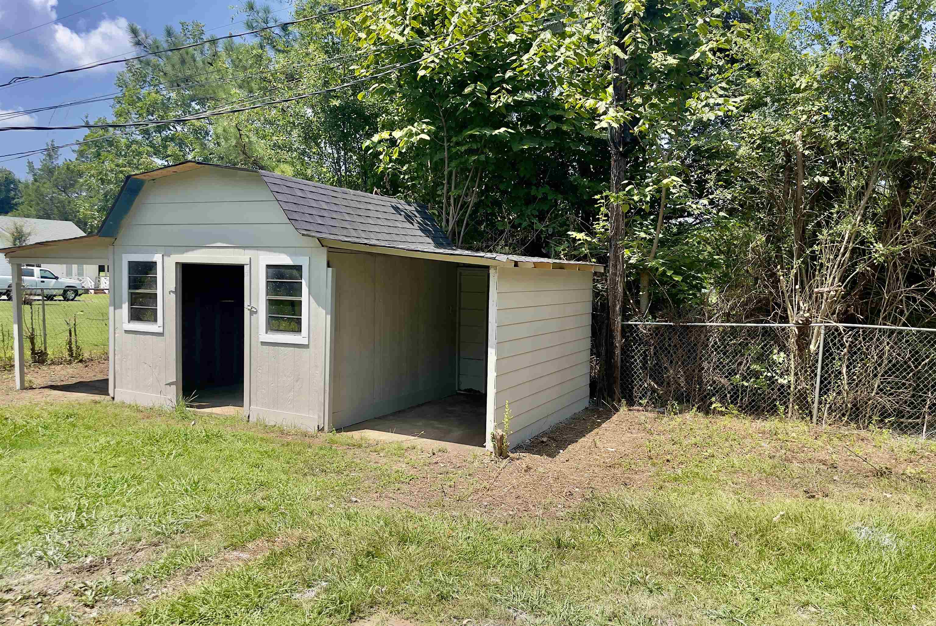 124 SHARON ST