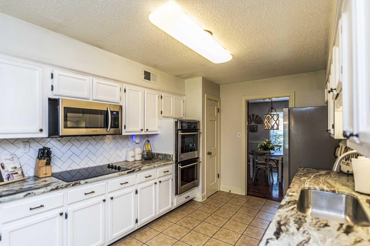 3527 JOSEE LN