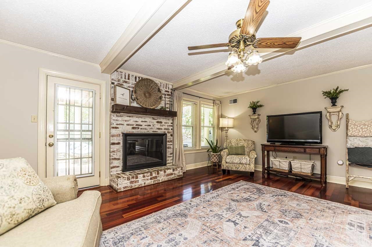 3527 JOSEE LN