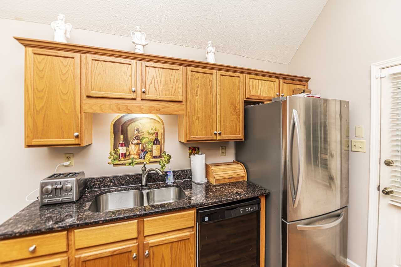 130 GARDEN VIEW DR