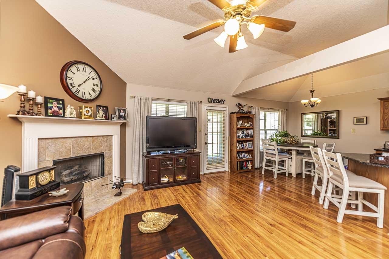 130 GARDEN VIEW DR