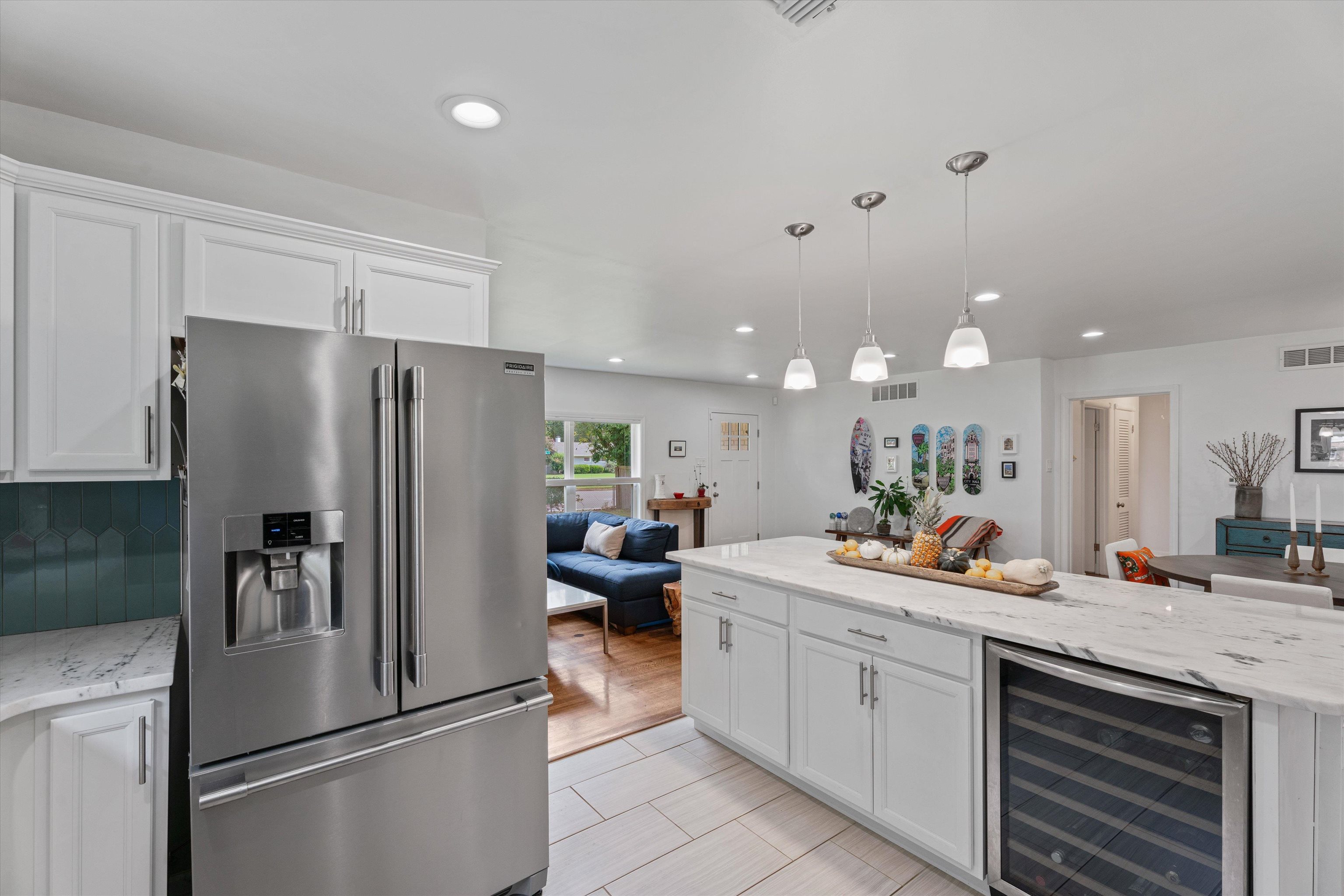 453 S WHITE STATION DR