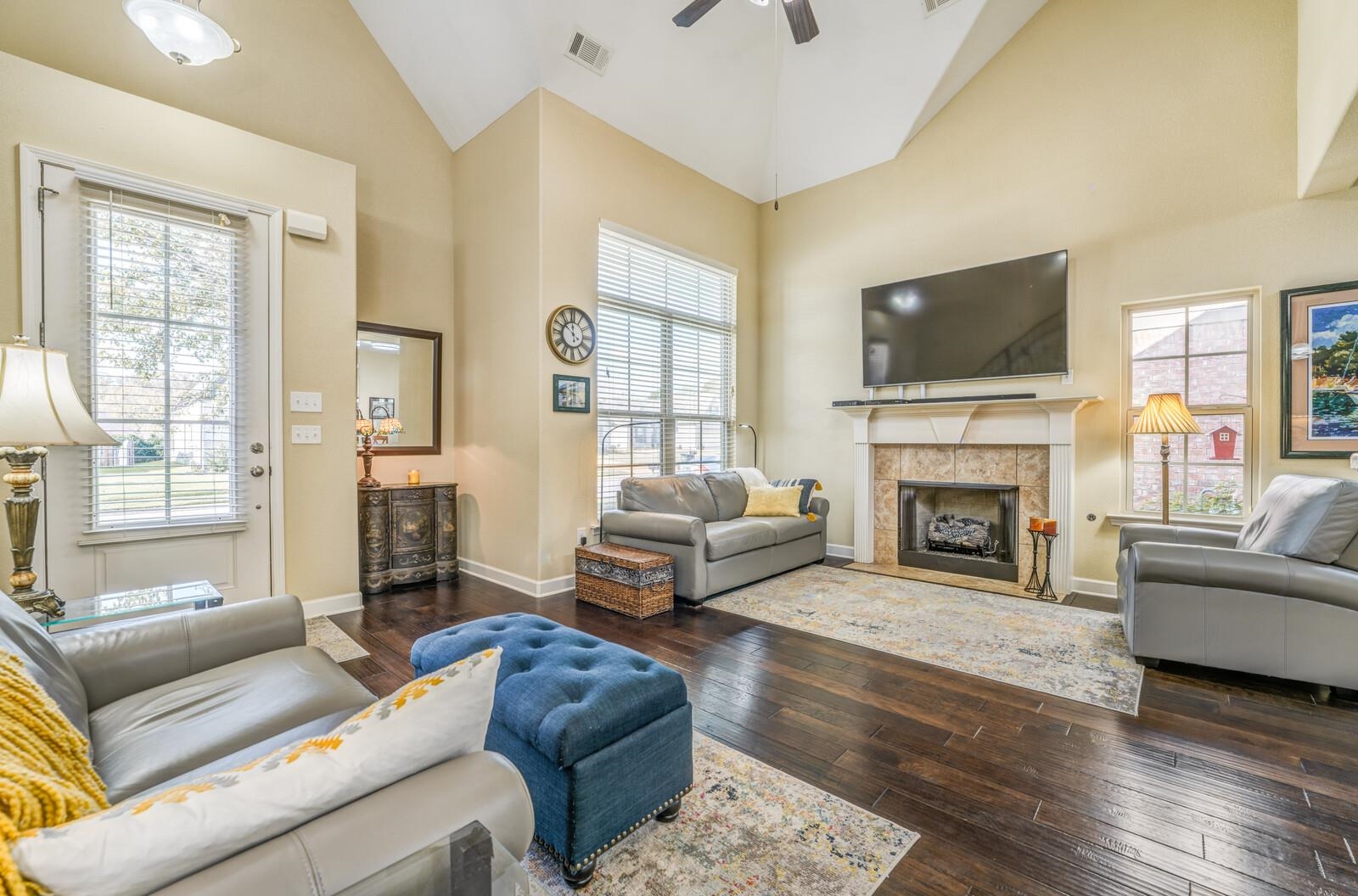 470 CHEROKEE CIR