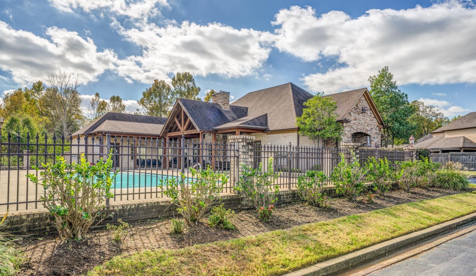 470 CHEROKEE CIR