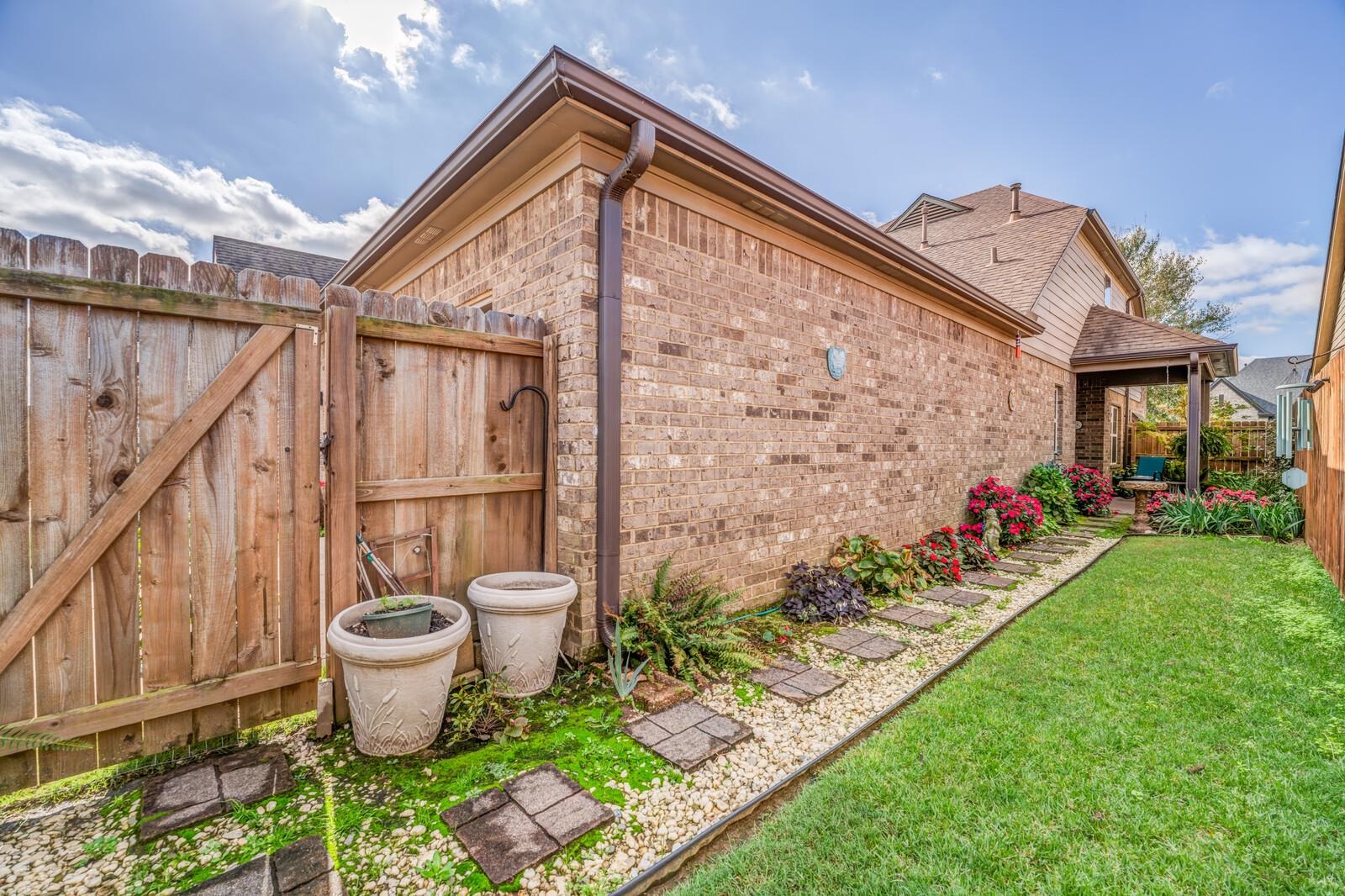470 CHEROKEE CIR