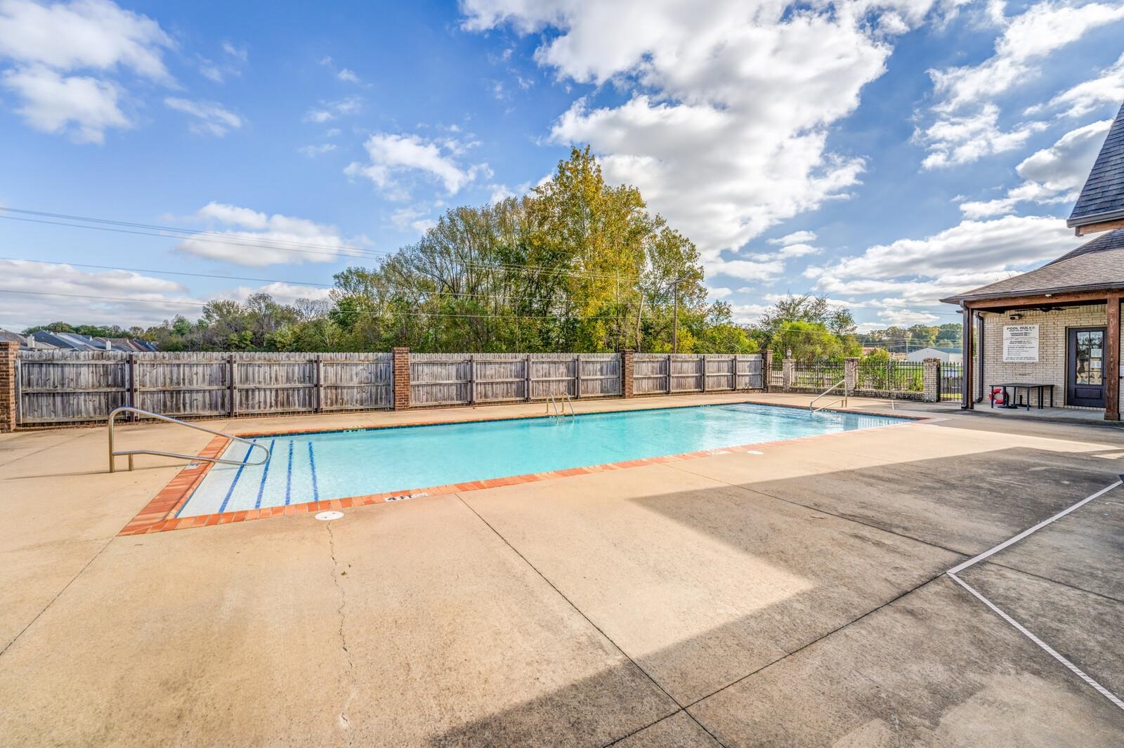 470 CHEROKEE CIR